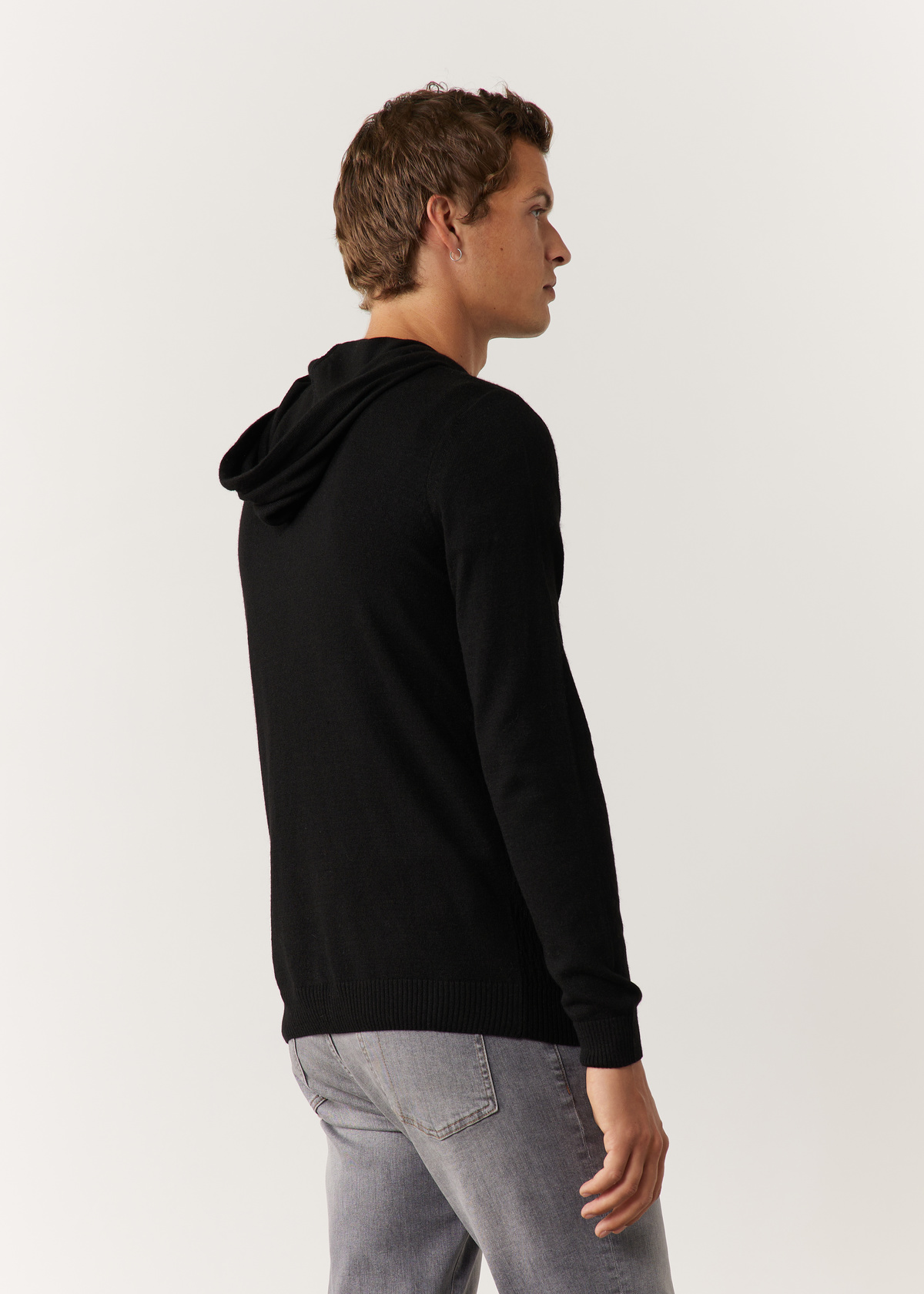 Pull à capuche uni noir