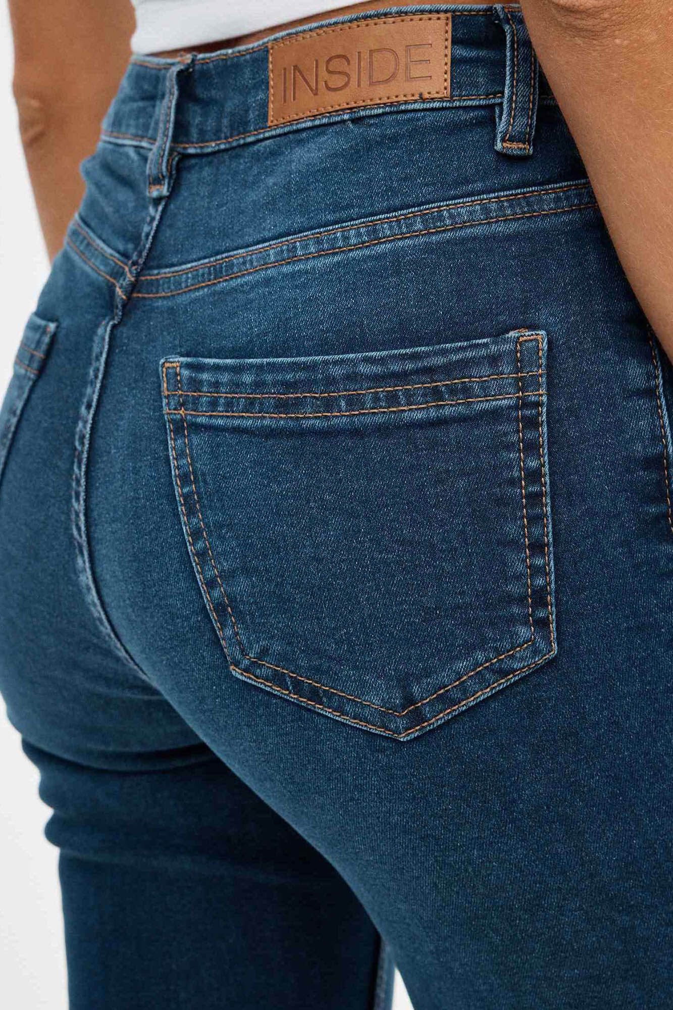 Calça jeans slim estilo mom