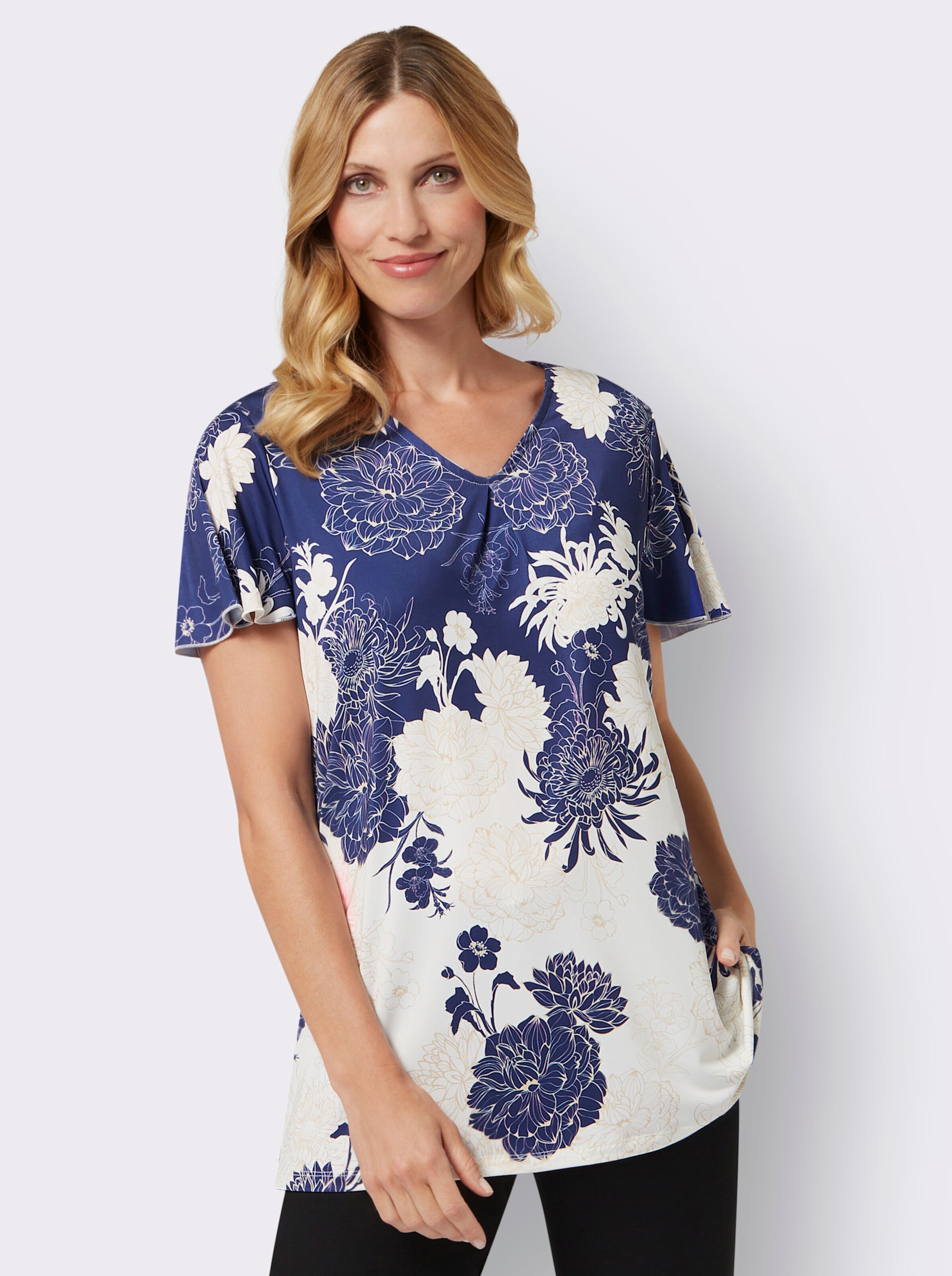 Longshirt mit figurschmeichelnden Details
