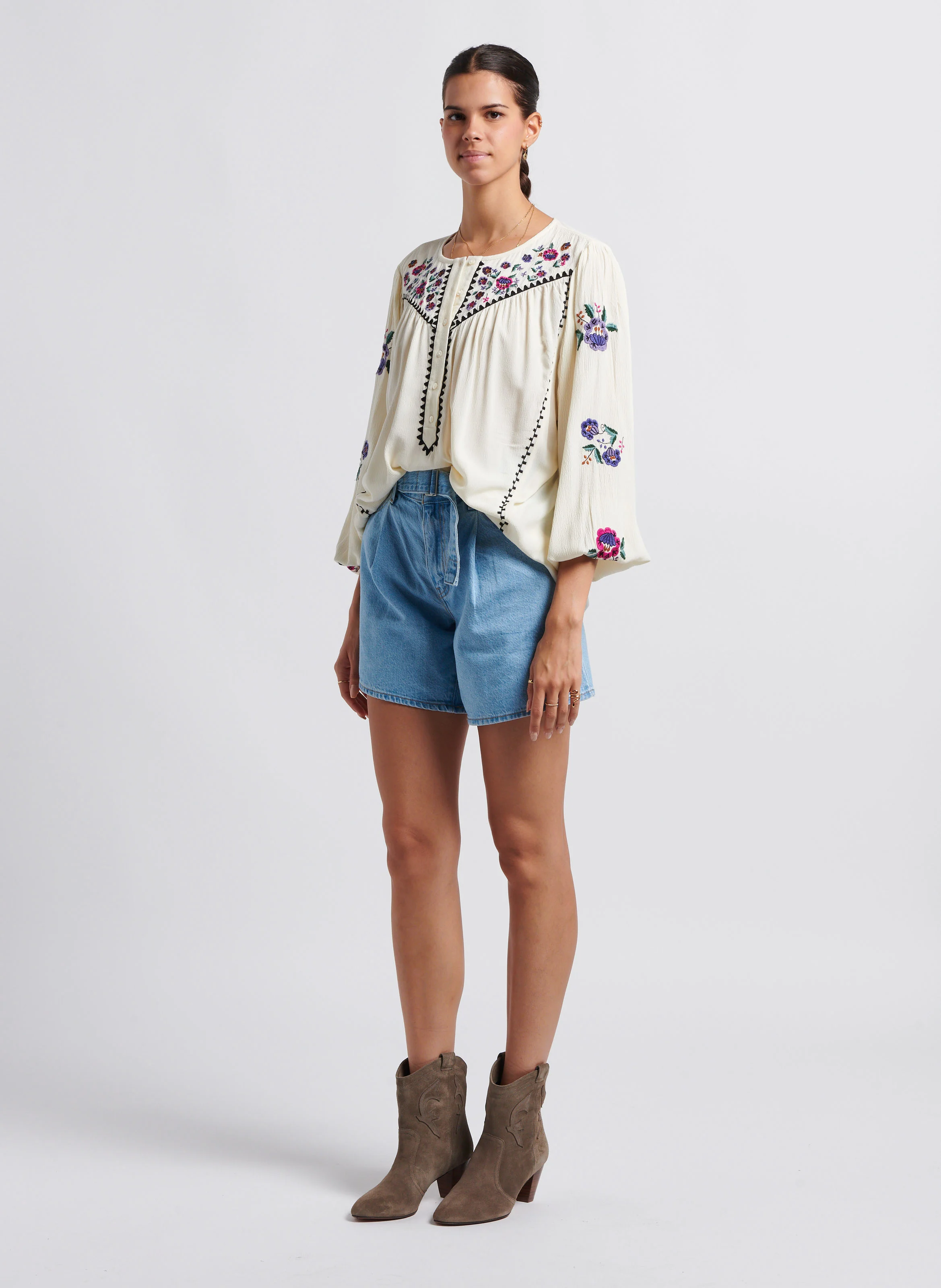 BELTED SHORT WB - Short taille haute en coton mélangé | Jean brut