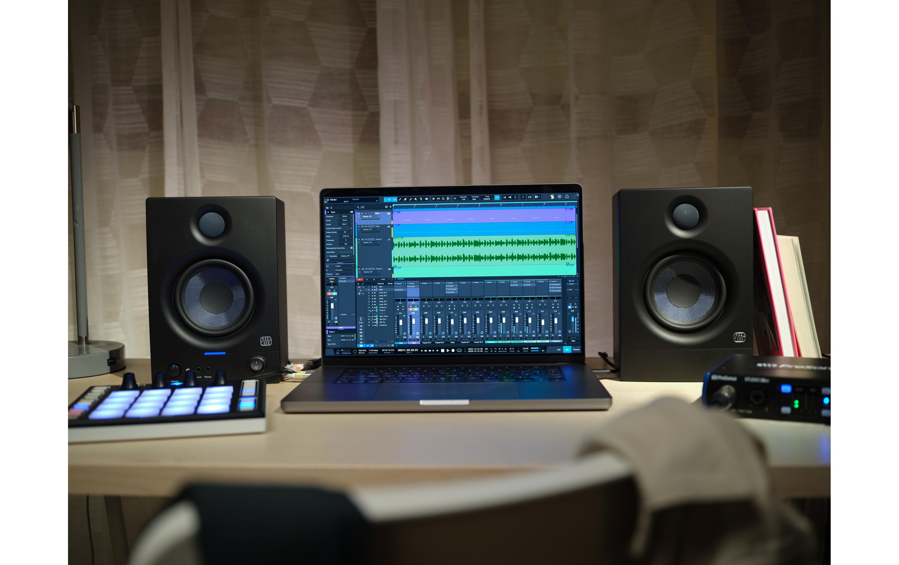 Studiomonitore 4.5 BT (2 Gen.) Schwarz<br>Aktive 4.5-Zoll-Referenzmonitore mit Bluetooth
