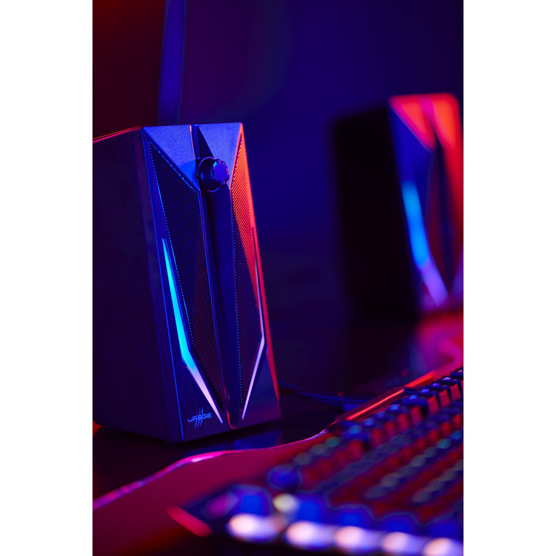 BLAST-R 200 Stereo Gaming Lautsprecher Computer Speaker USB / 3.5mm AUX   RGB Beleuchtung (00186093) - Schwarz