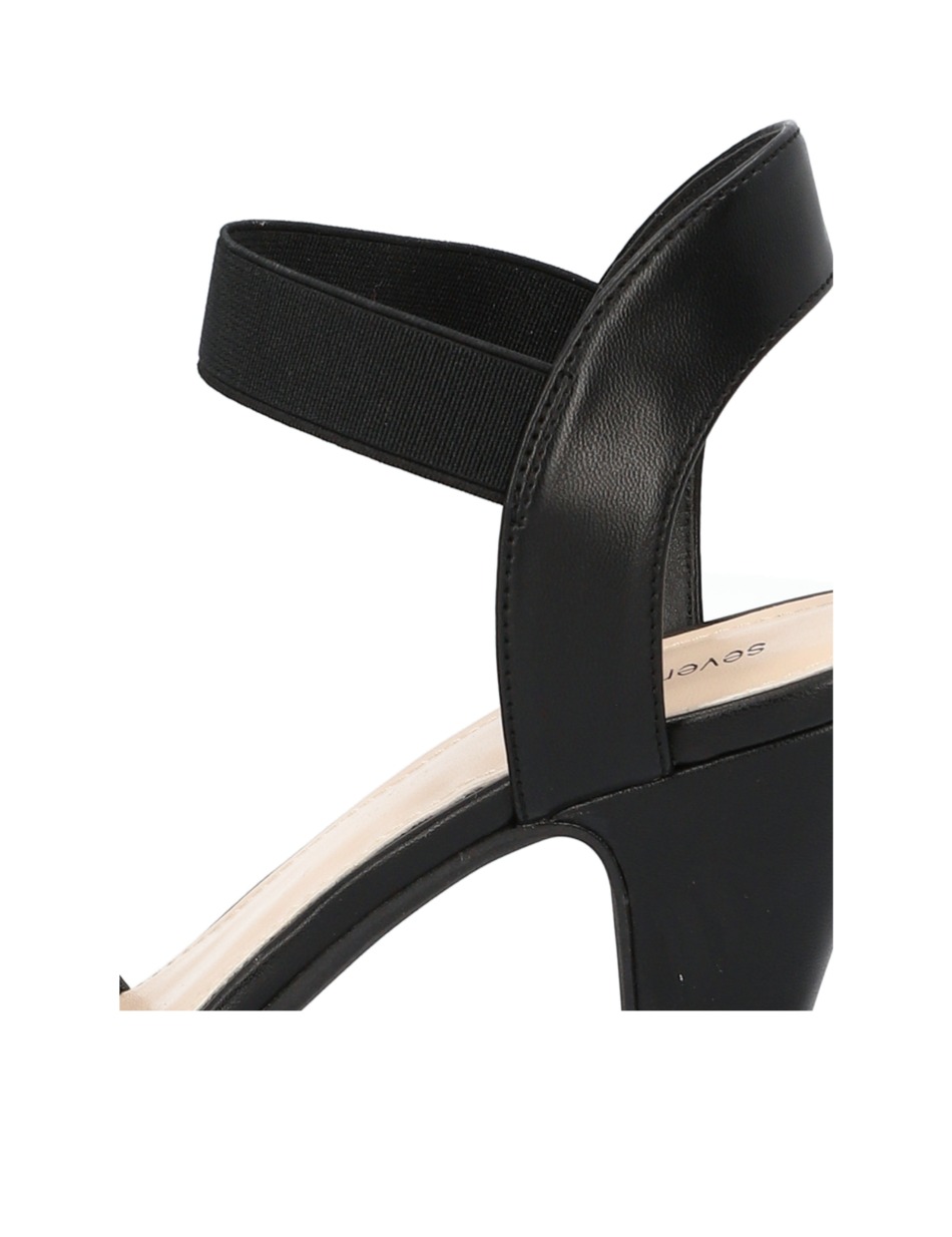 Klassische Sandalen