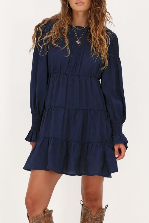 Donkerblauwe jurk met plooien & ruffle mouwtjes
