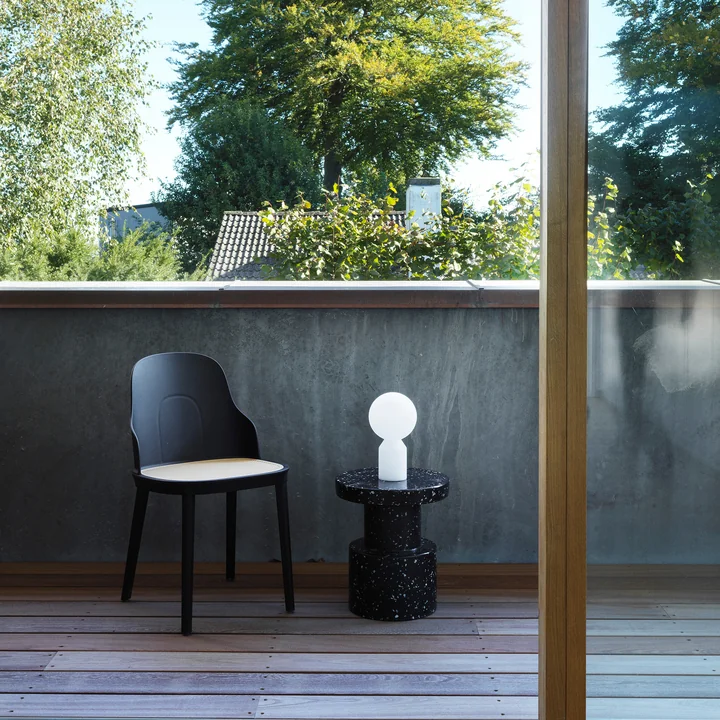 Normann Copenhagen - Yo LED Tischleuchte mit Akku, weiss, large, H 60 x Ø 40 cm