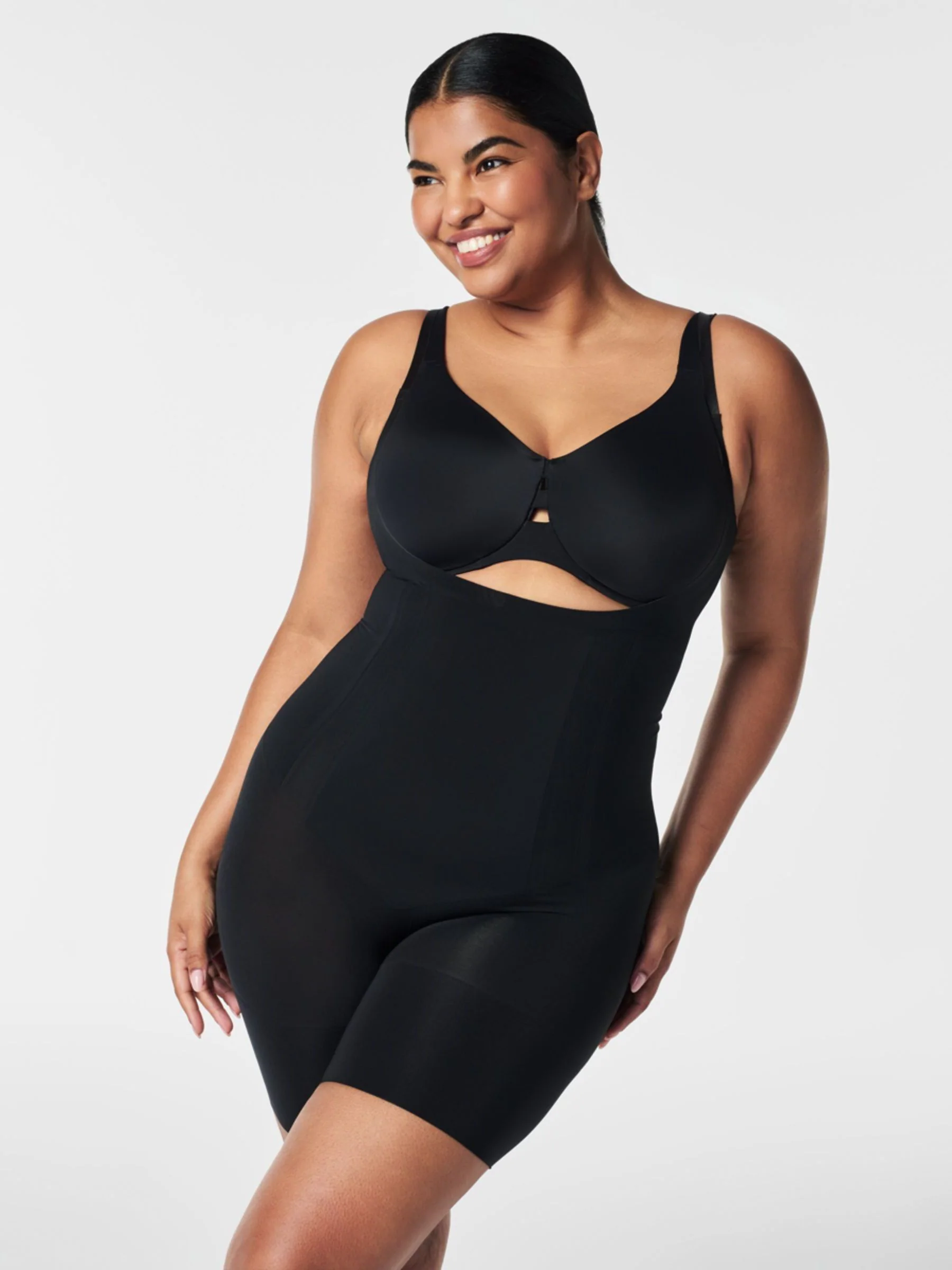 Zwart - SPANX SPANXsculpt™ OnCore-bodysuit met open buste tot halverwege het bovenbeen