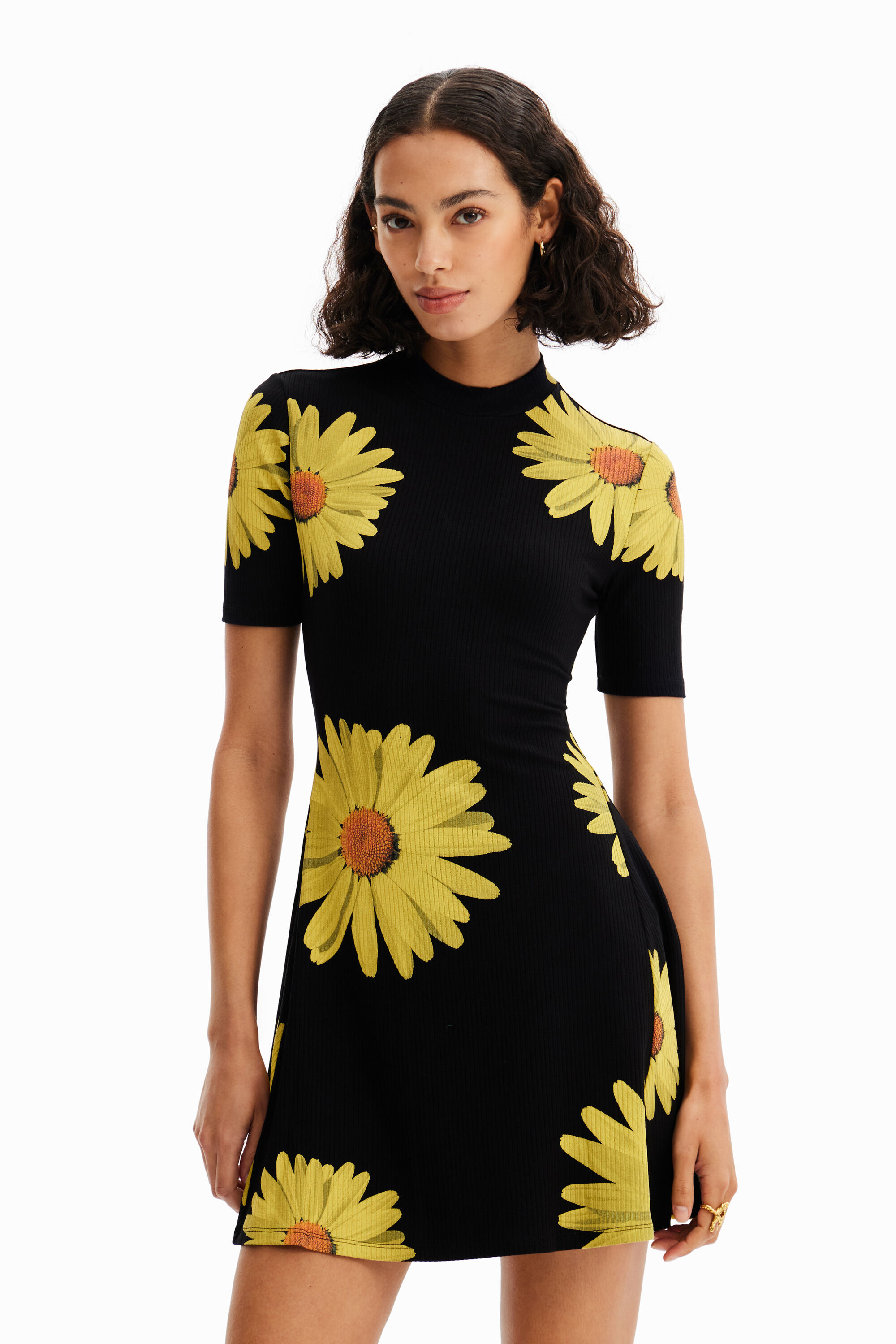 Robe courte marguerites M. Christian Lacroix