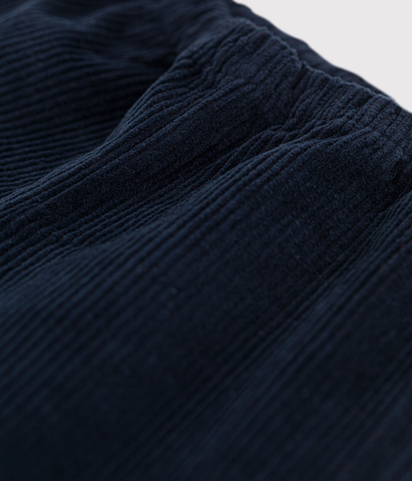 Pantalon bébé en velours grosses côtes