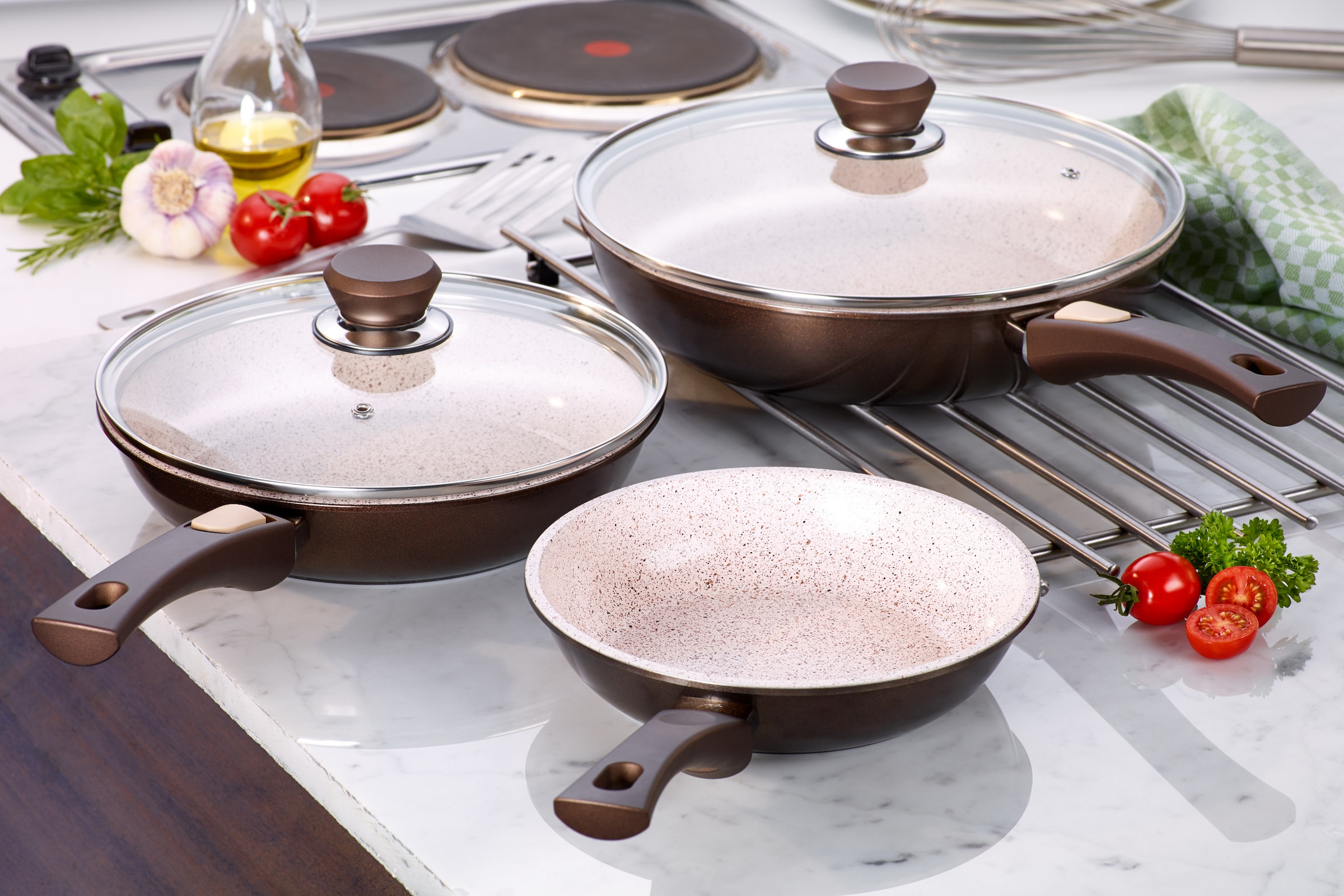 Genius Pfannen-Set »Cerafit Granit - Grand-Edition Pfanne, 7-teiliges Set« Edelstahl Set, je 1x Pfanne + Deckel 24 cm + 28 cm, 1x Pfanne 20 cm, 2x Einleger, 7 Stk. tlg. geeignet für Aufläufe, zum Schmoren o. Backen - ohne Griff und Deckel