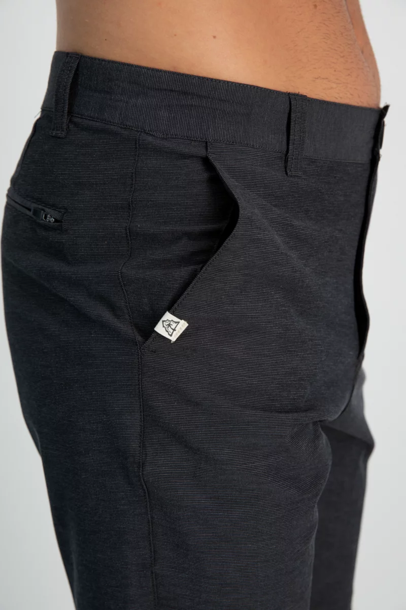 BEACH MOUNTAIN Herren Short