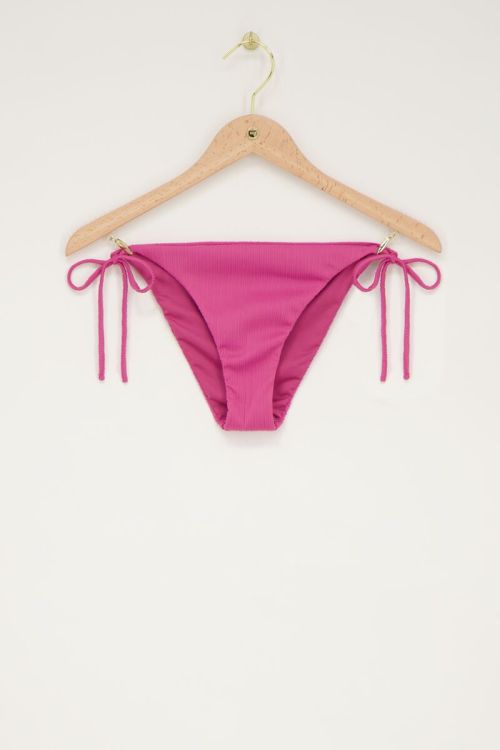 Roze bikini broekje met rib en strikbandjes