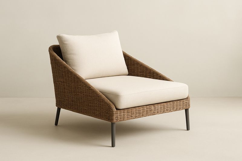 Garten-Sessel aus PE-Rattan mit Polyesterkissen und Stahlbeinen