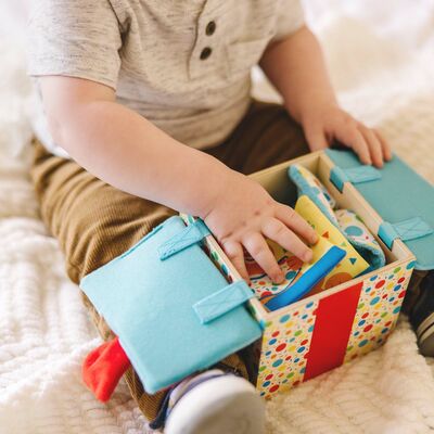 Melissa & Doug Gaveeske med 4 Leketøy