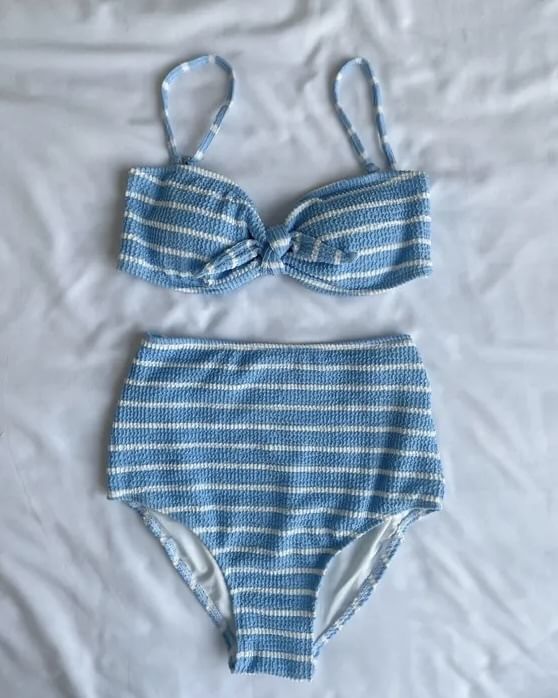 Honolulu - Set: Gestreepte bikinitop + broekje met hoge taille