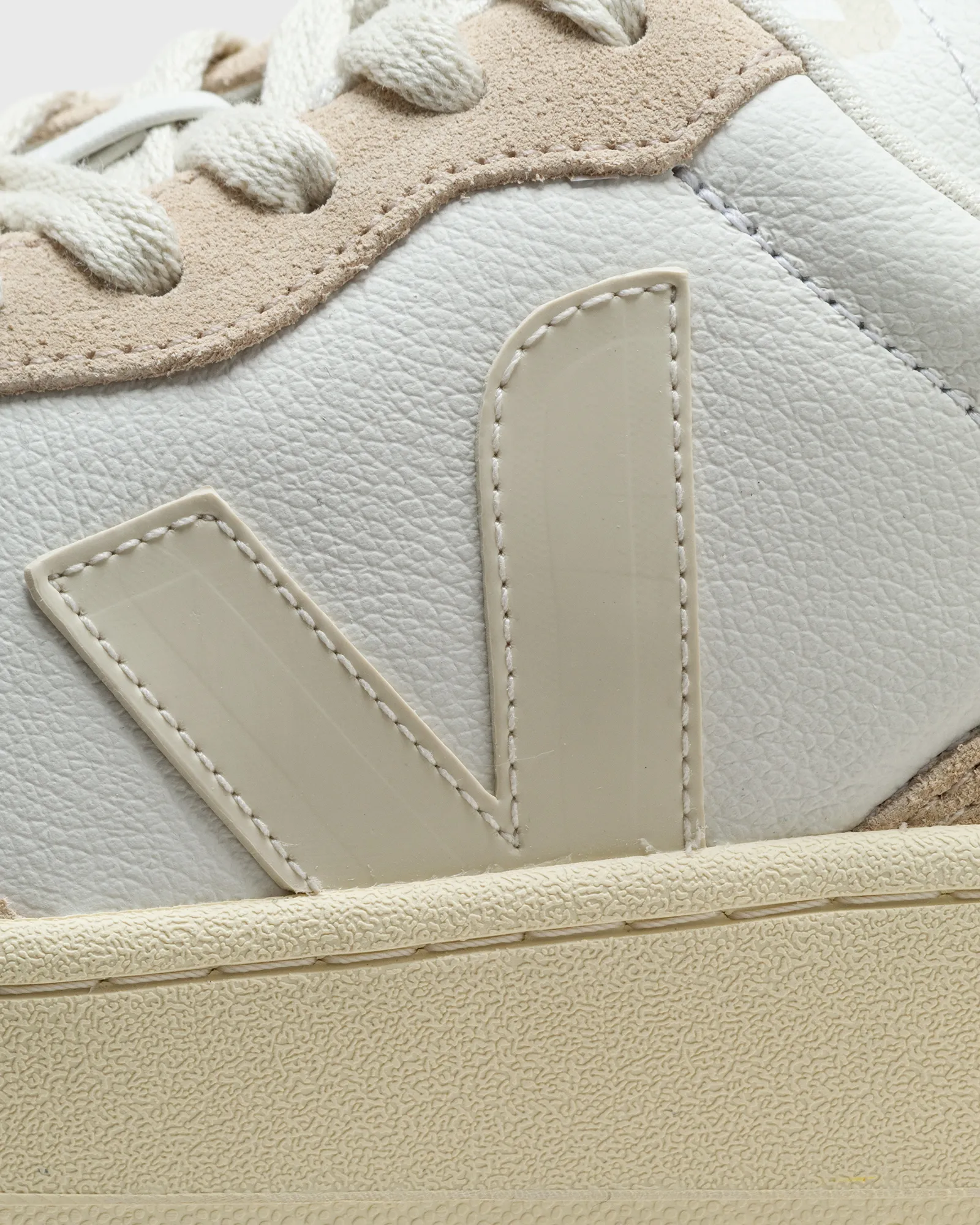 Veja V-90 O.T. LEATH