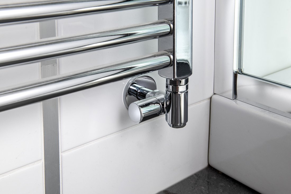 Sapho Corner Combi handdoekradiator midden aansluitset chroom