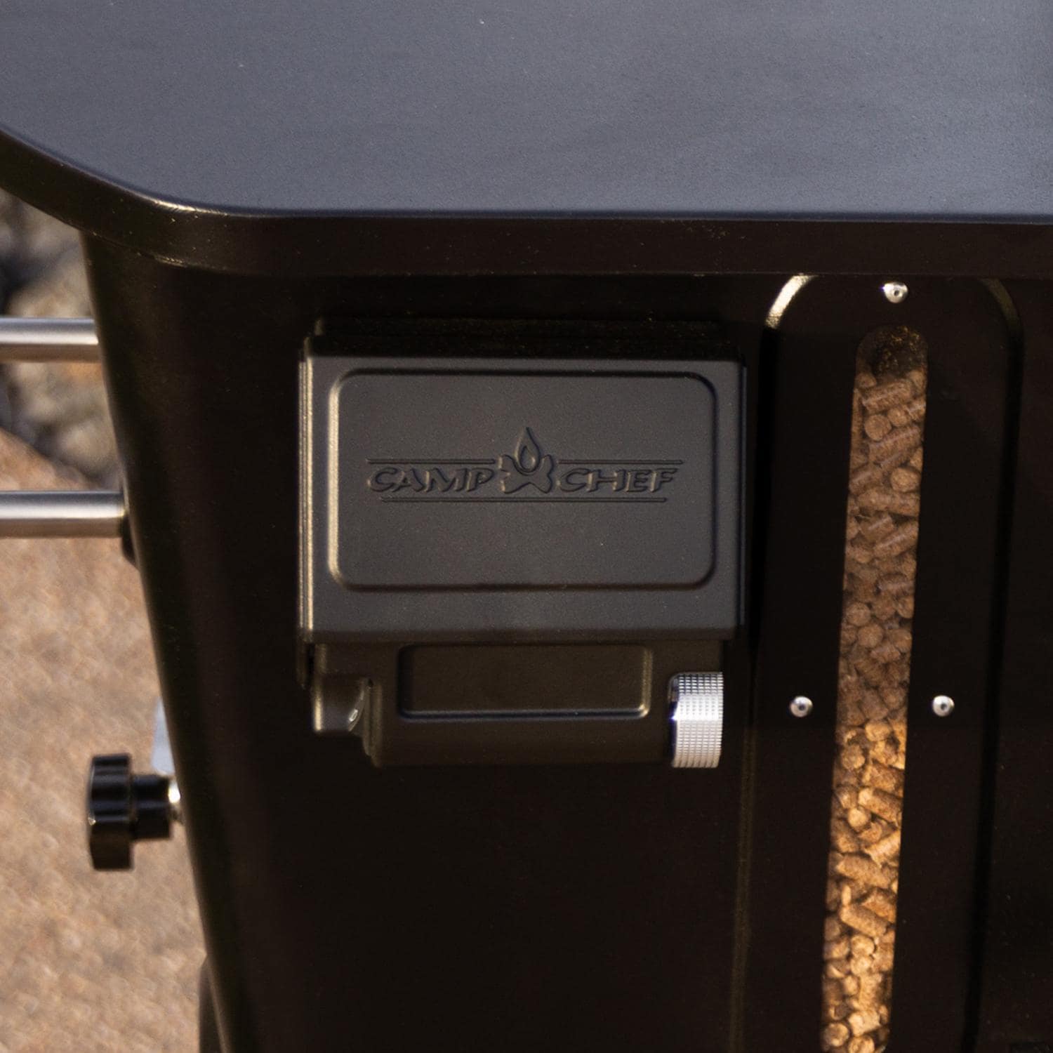 Churrasqueira a pellets Camp Chef Woodwind WiFi de 24 polegadas - PG24CL