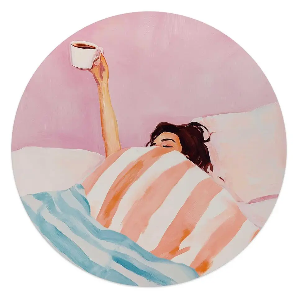 Glasschilderij Koffie in bed - Ø 50cm - Roze