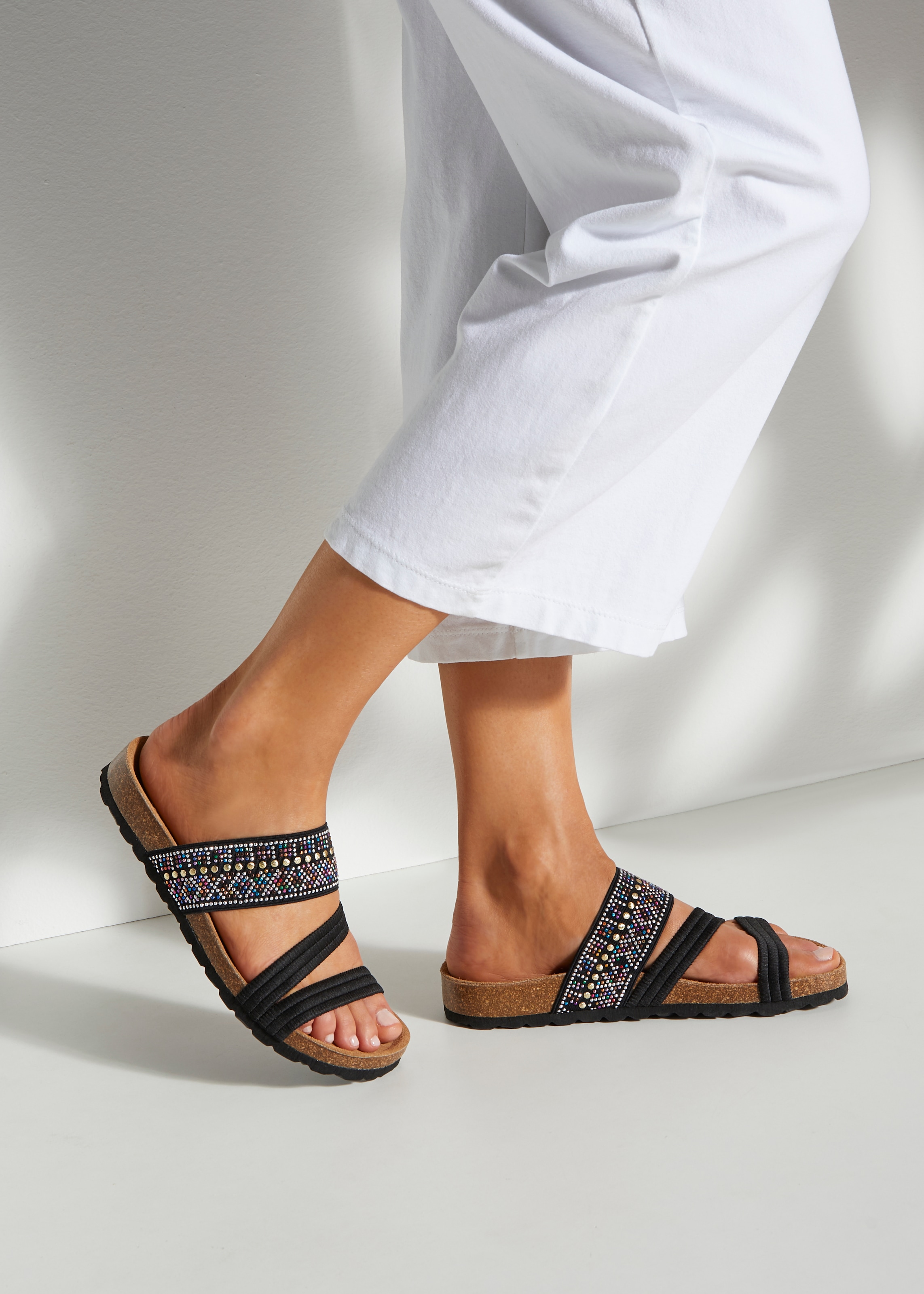 LASCANA Pantolette »Mule, Sandale, offener Schuh, Sommerschuh,«  mit Komfortkorkfussbett aus Leder und elastischen Riemen