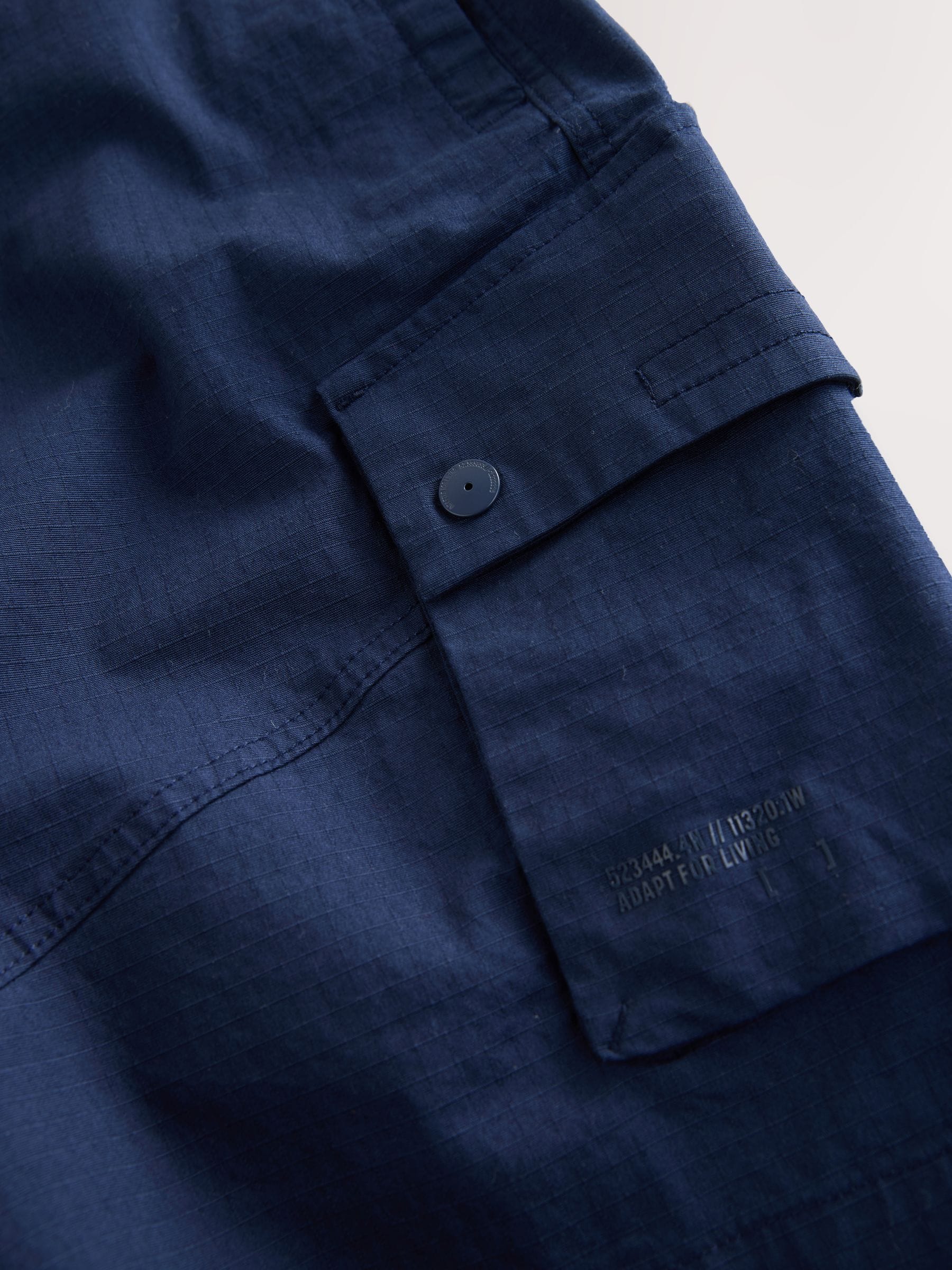 Marineblauw - Korte cargobroek met ceintuur van ripstop