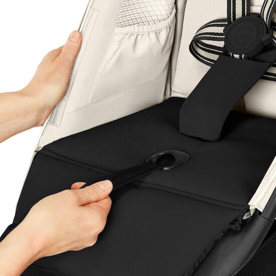 Poussette Avi Spin   Moon Black        de               CYBEX