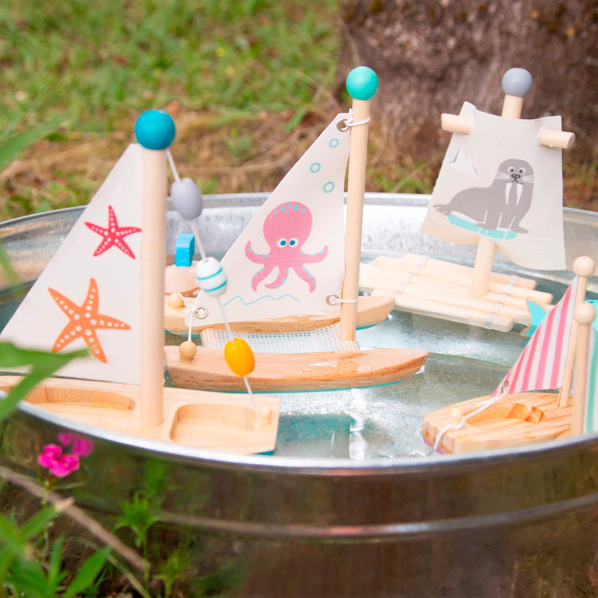 small foot Wasserspielzeug Segelboot Seestern