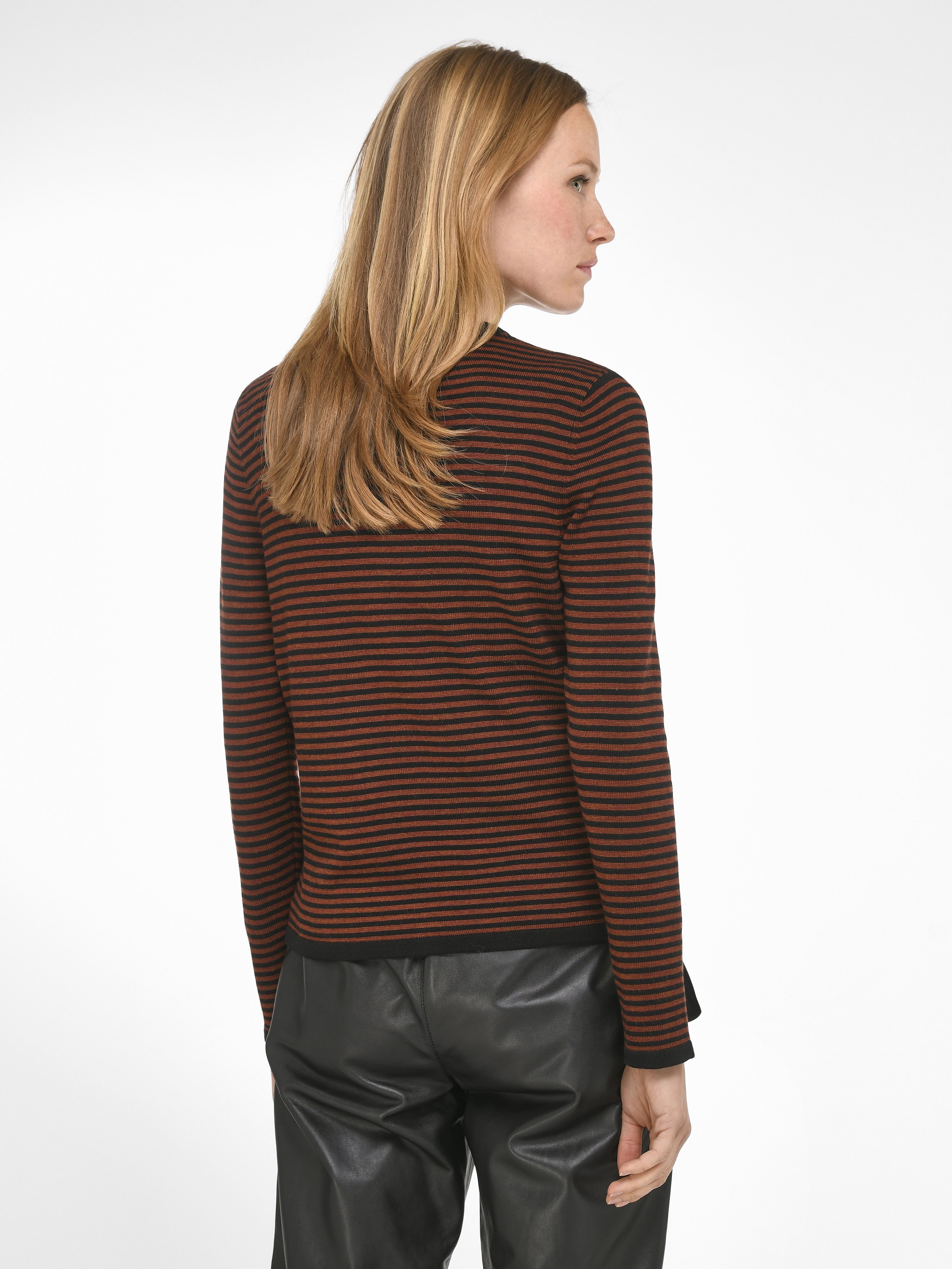 Strickjacke aus 100% Schurwolle Biella Yarn