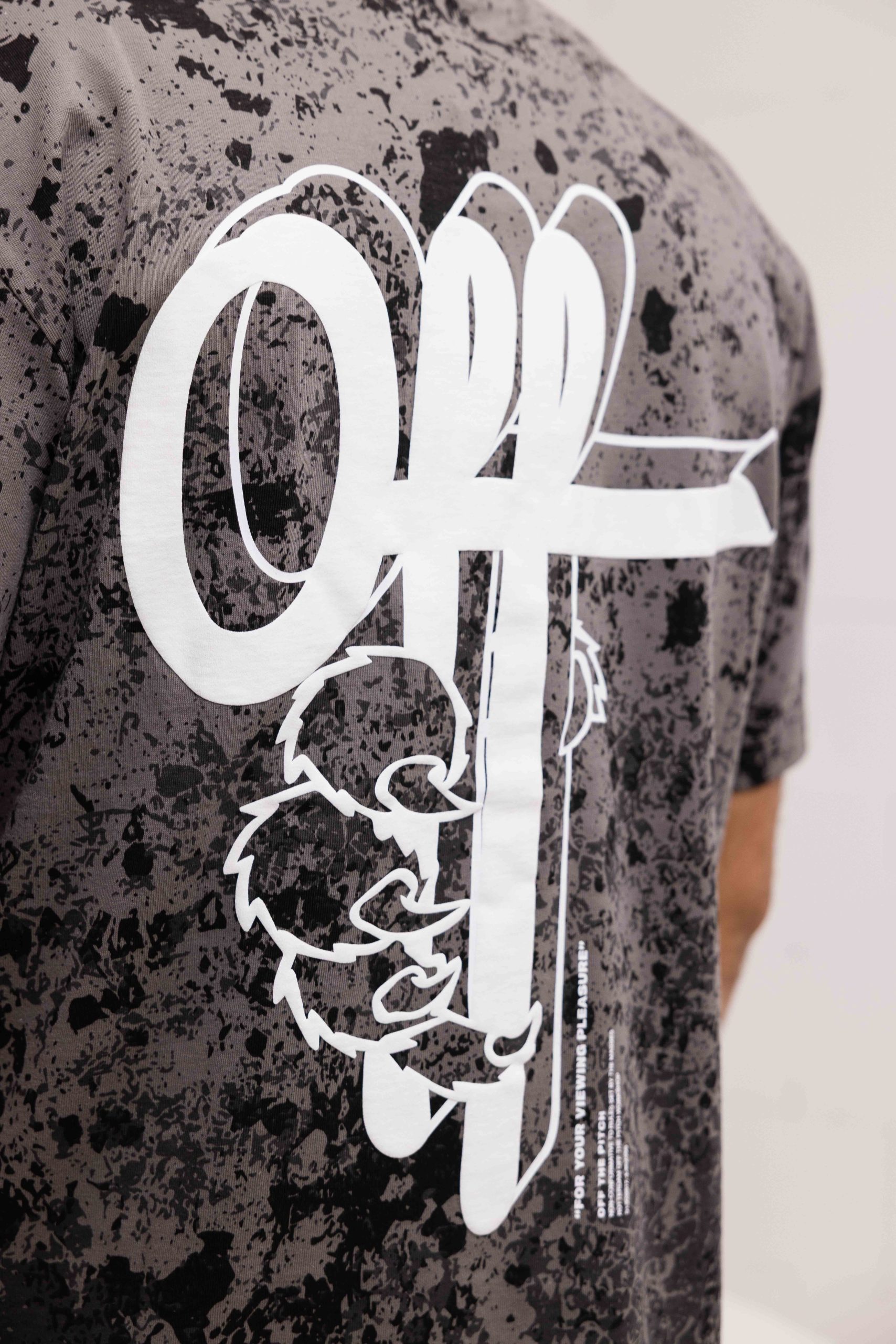 Off The Pitch Blotch Loose Fit Tee Heren Donkergrijs