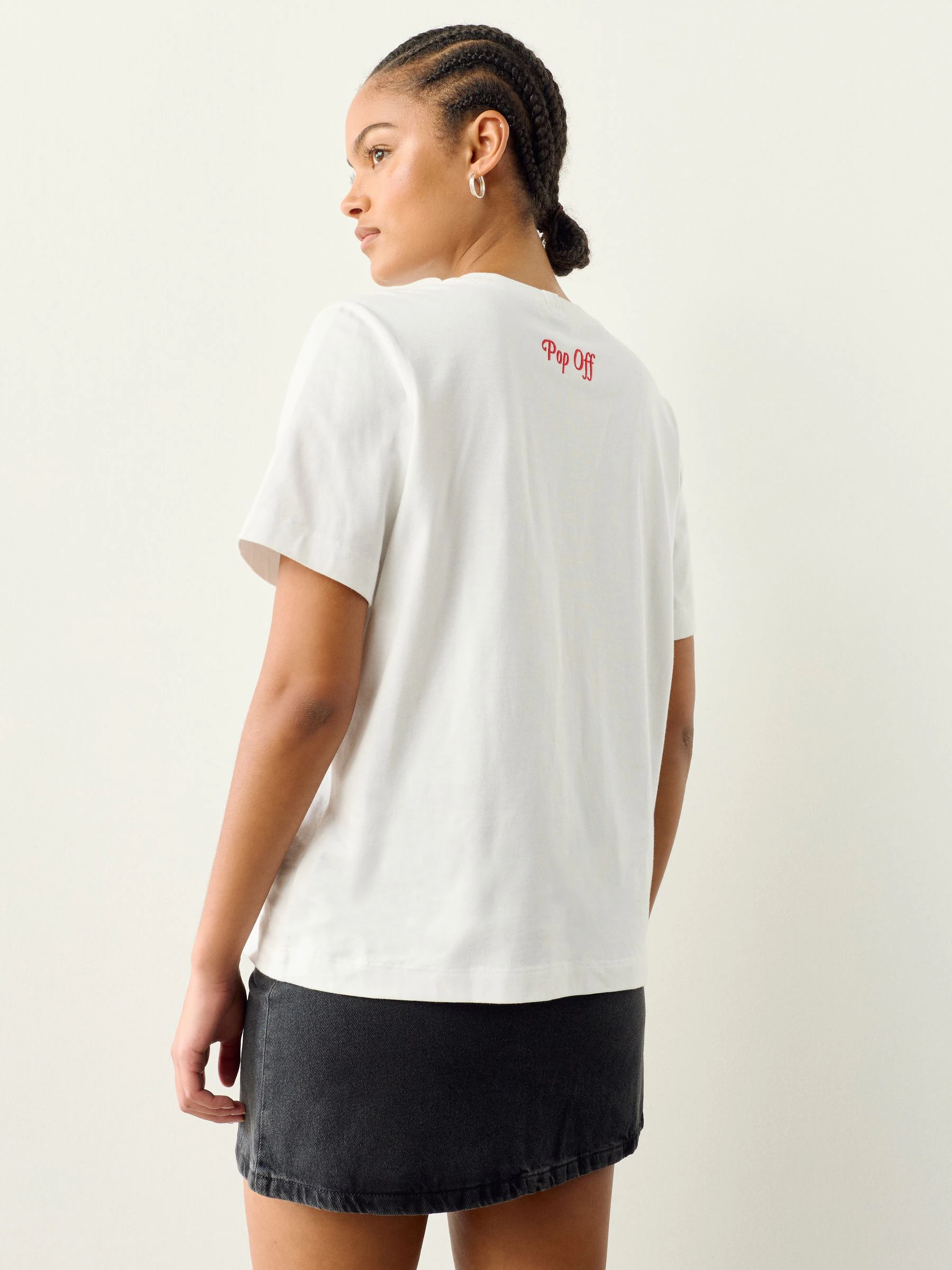 Ecru - T-shirt van zwaargewicht met feestelijke champagnetoren met geïllustreerde kerstprint