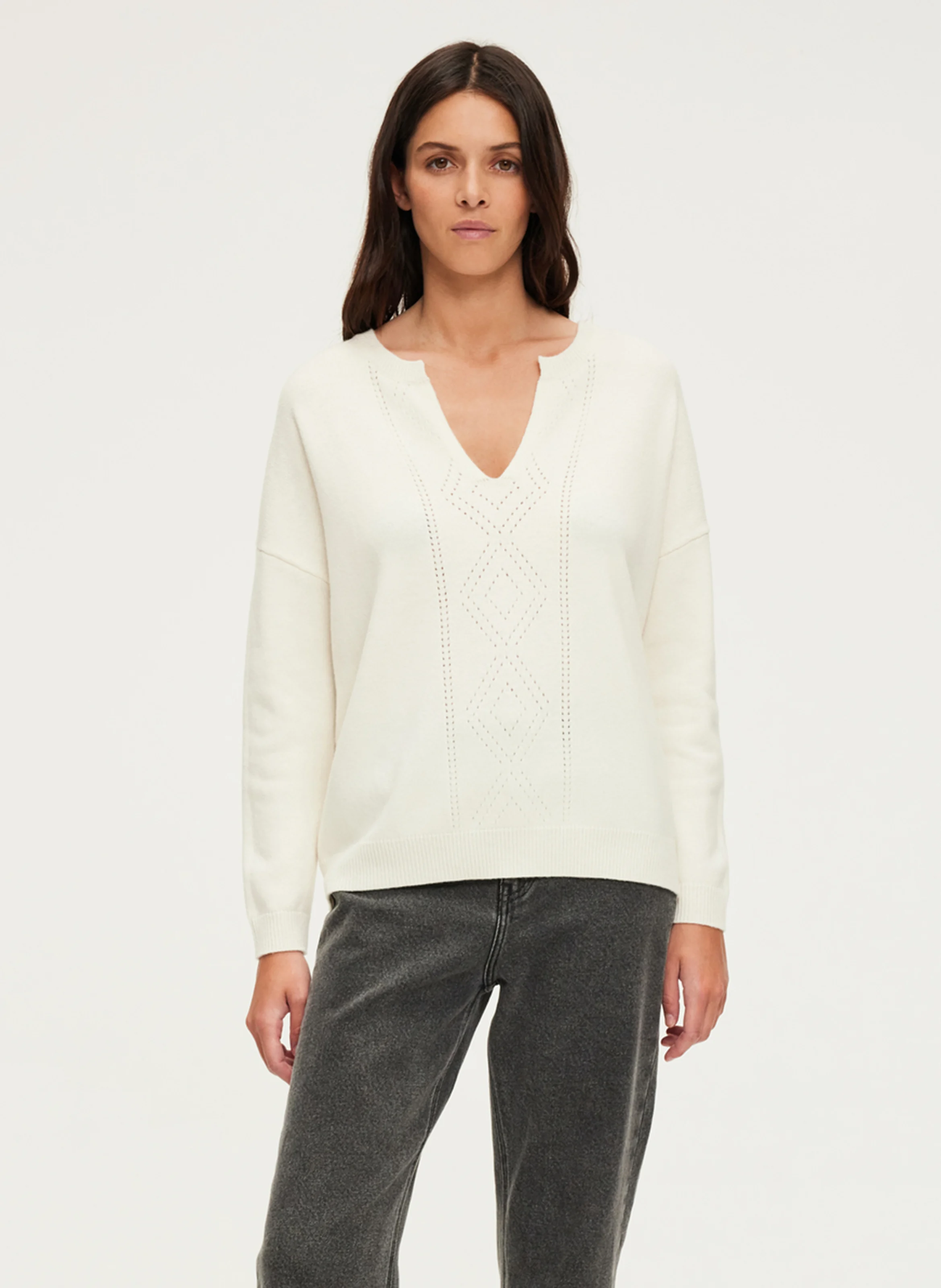JULICIA - Pull droit col V en laine | Beige