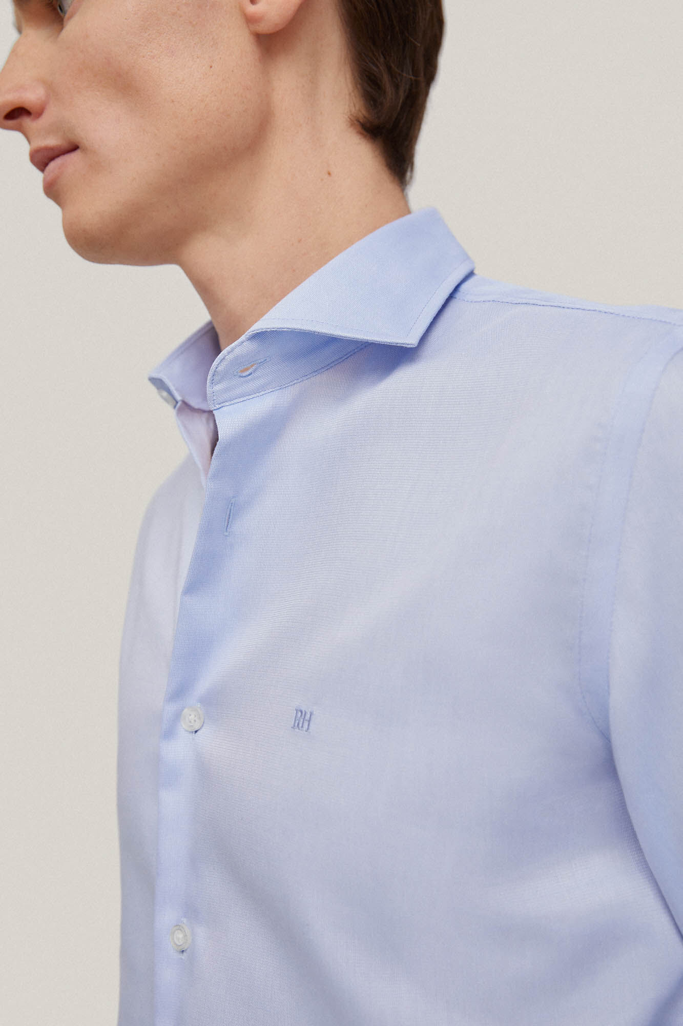 Camisa social lisa, texturizada, não precisa passar e resistente a manchas - Azul