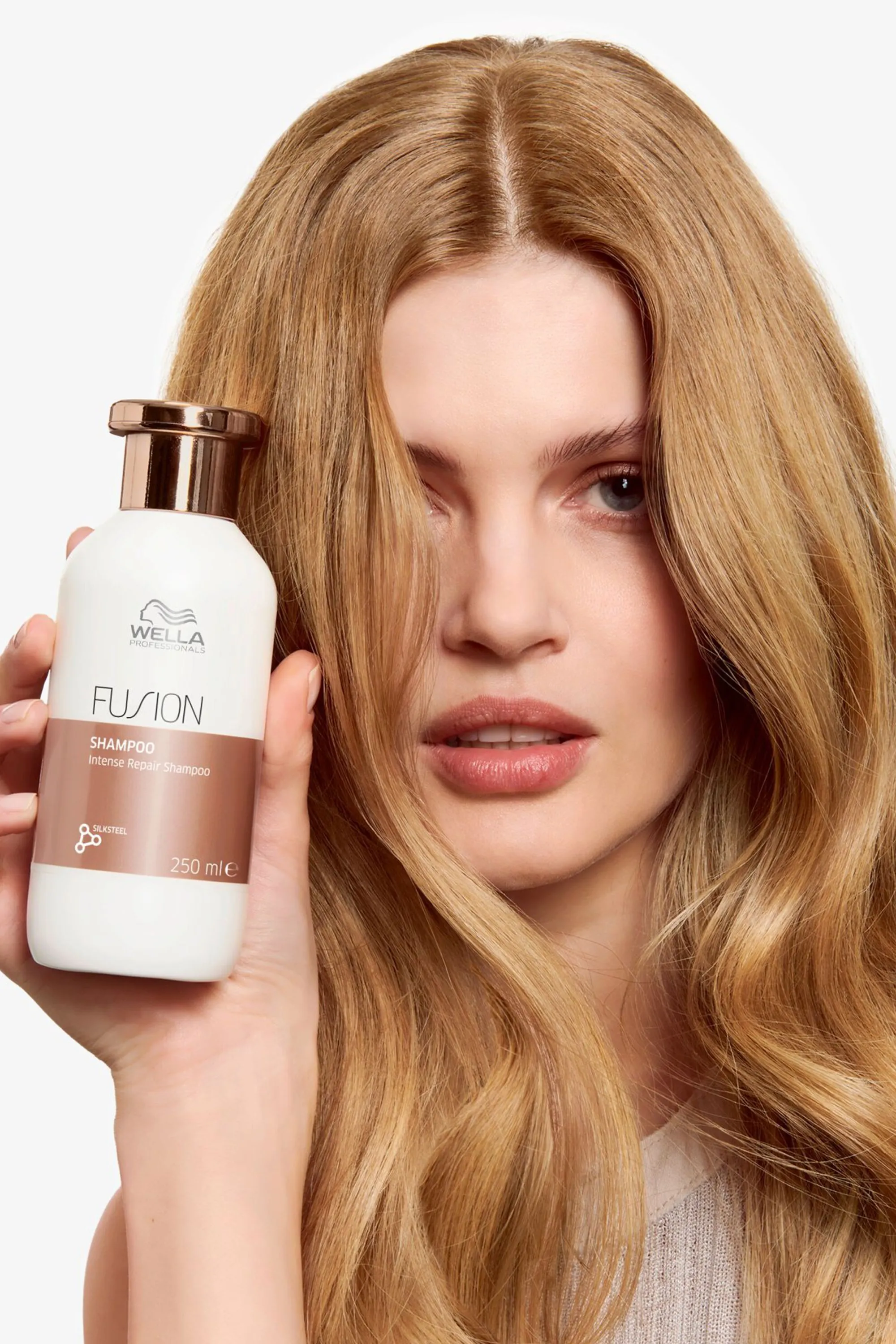 Wella Professionals Shampoing réparation intense pour cheveux abîmés et fragilisés Fusion-250 ml
