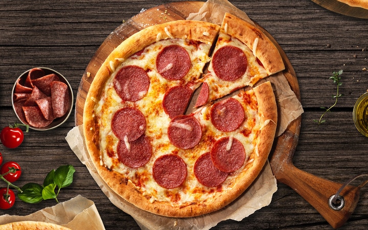 LA PIZZA con Salame (01781) | online bestellen!