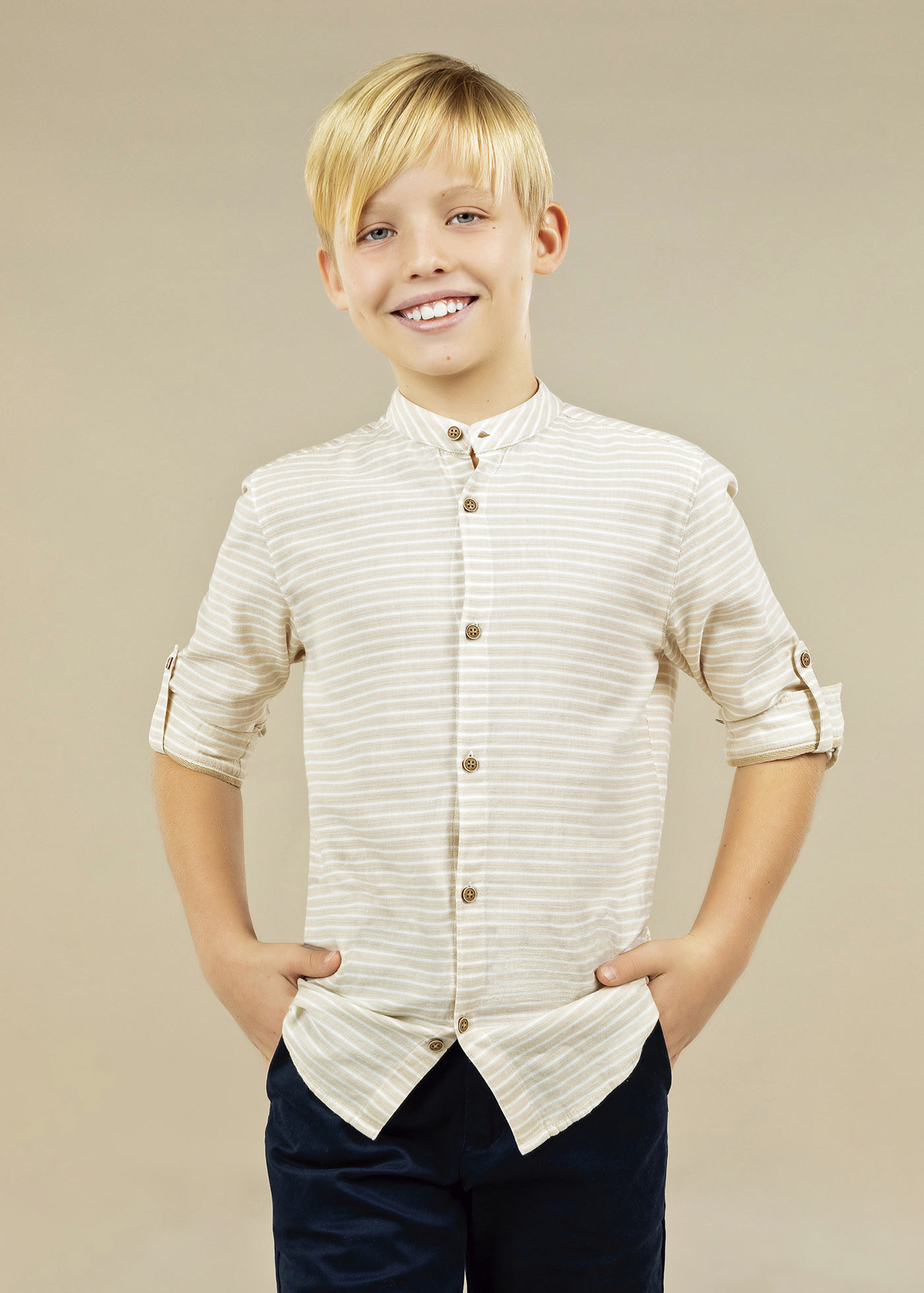 Camisa mandarim listrada para menino