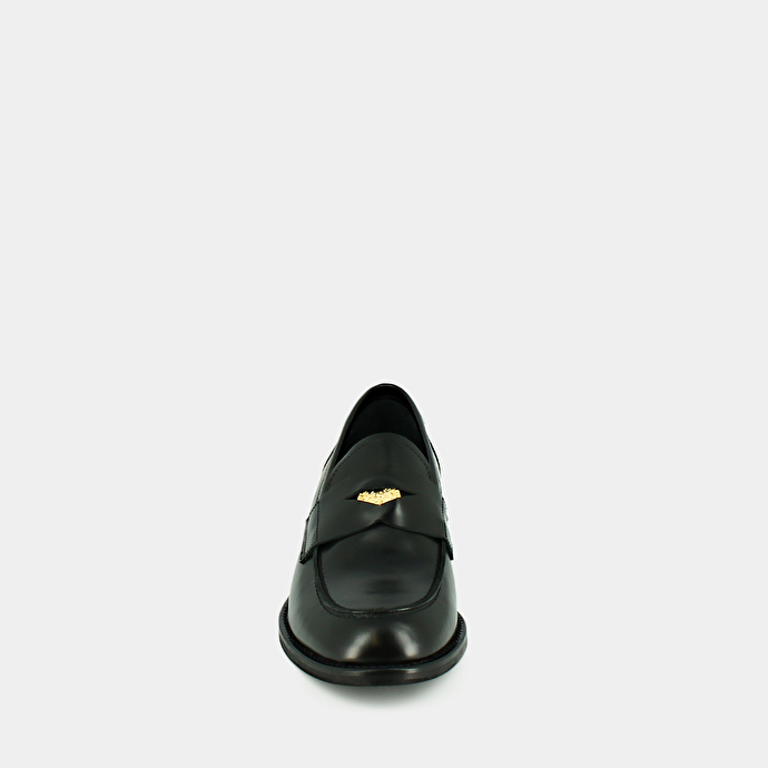 Mocassins à bouts arrondis et détails dorés  en cuir glacé noir