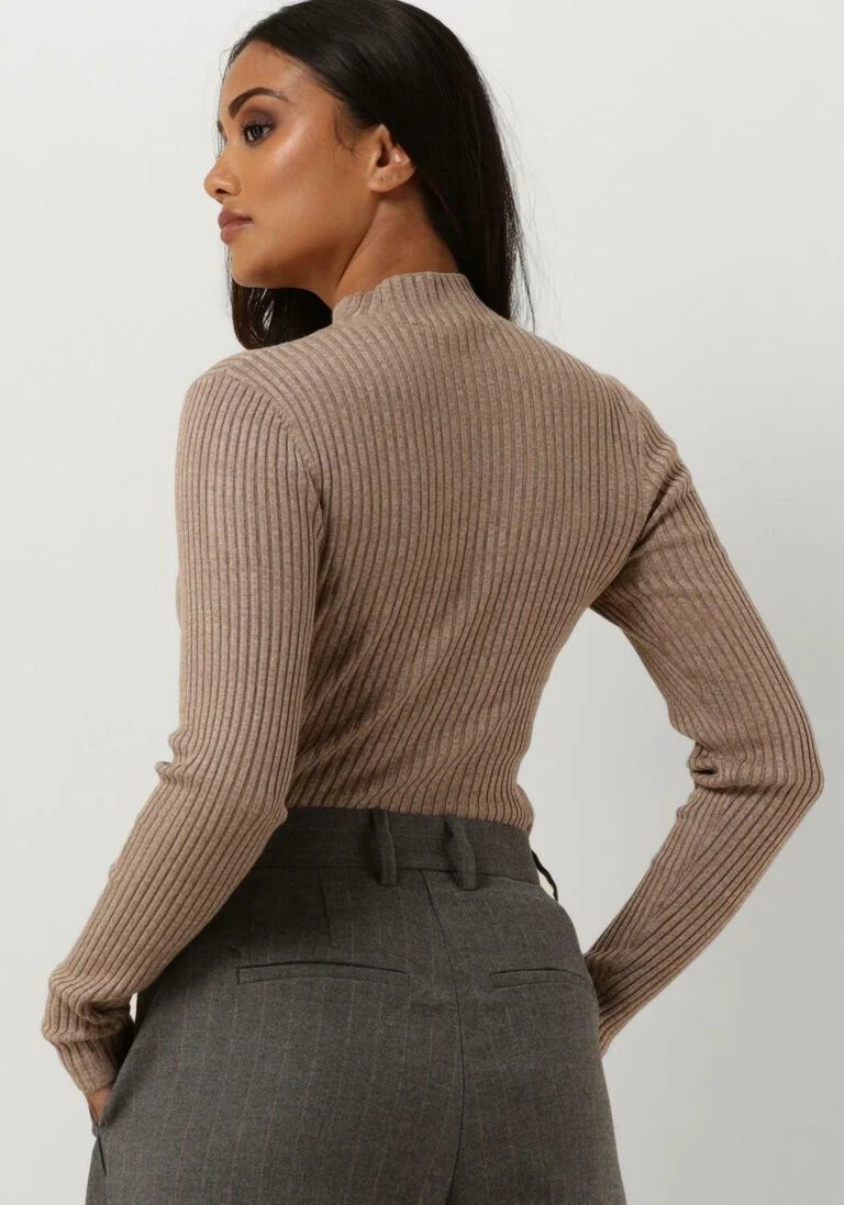 SECOND FEMALE bruine second female  sanka knit t-neck