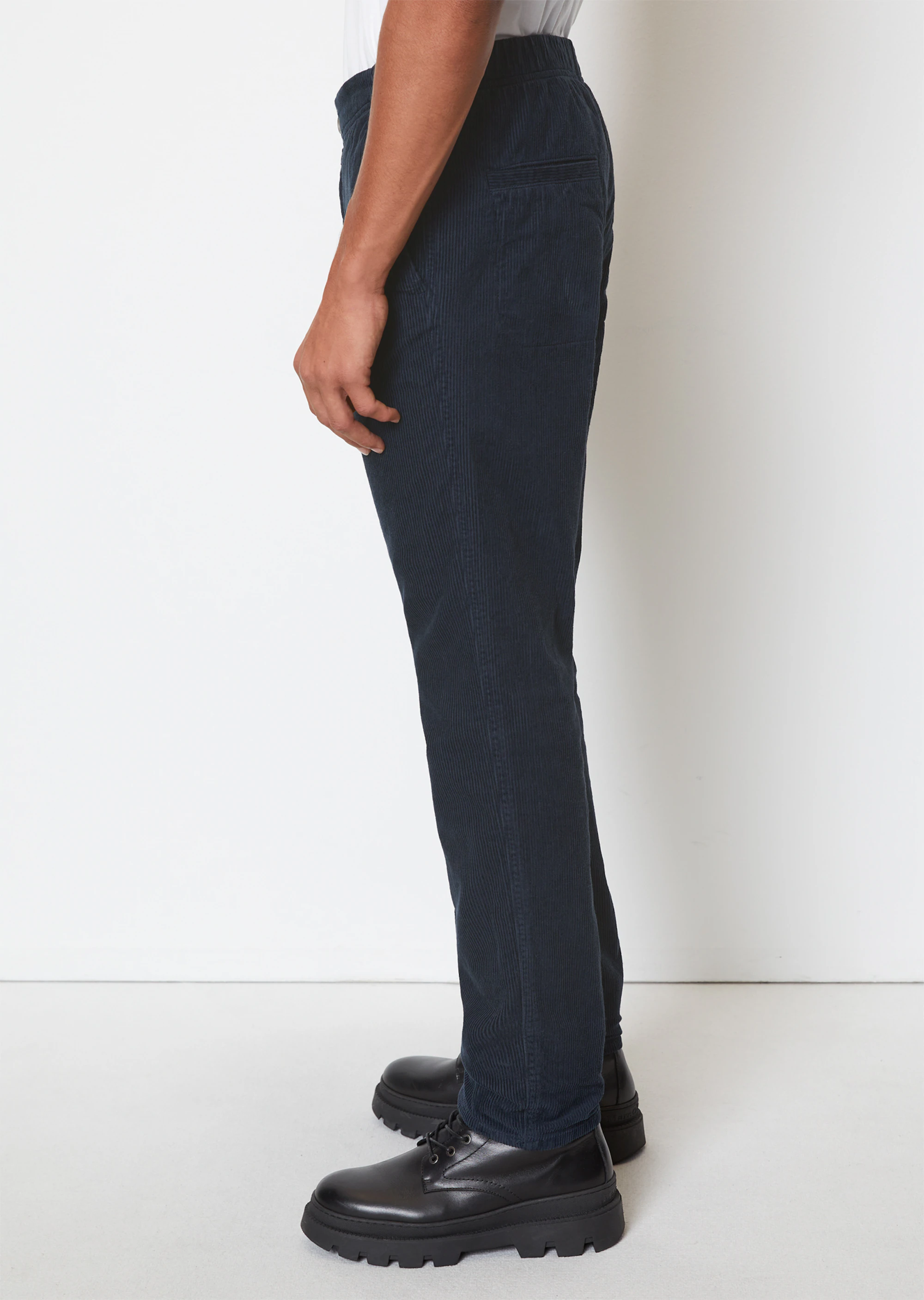 Cordhose Modell LINUS tapered aus Bio-Baumwolle