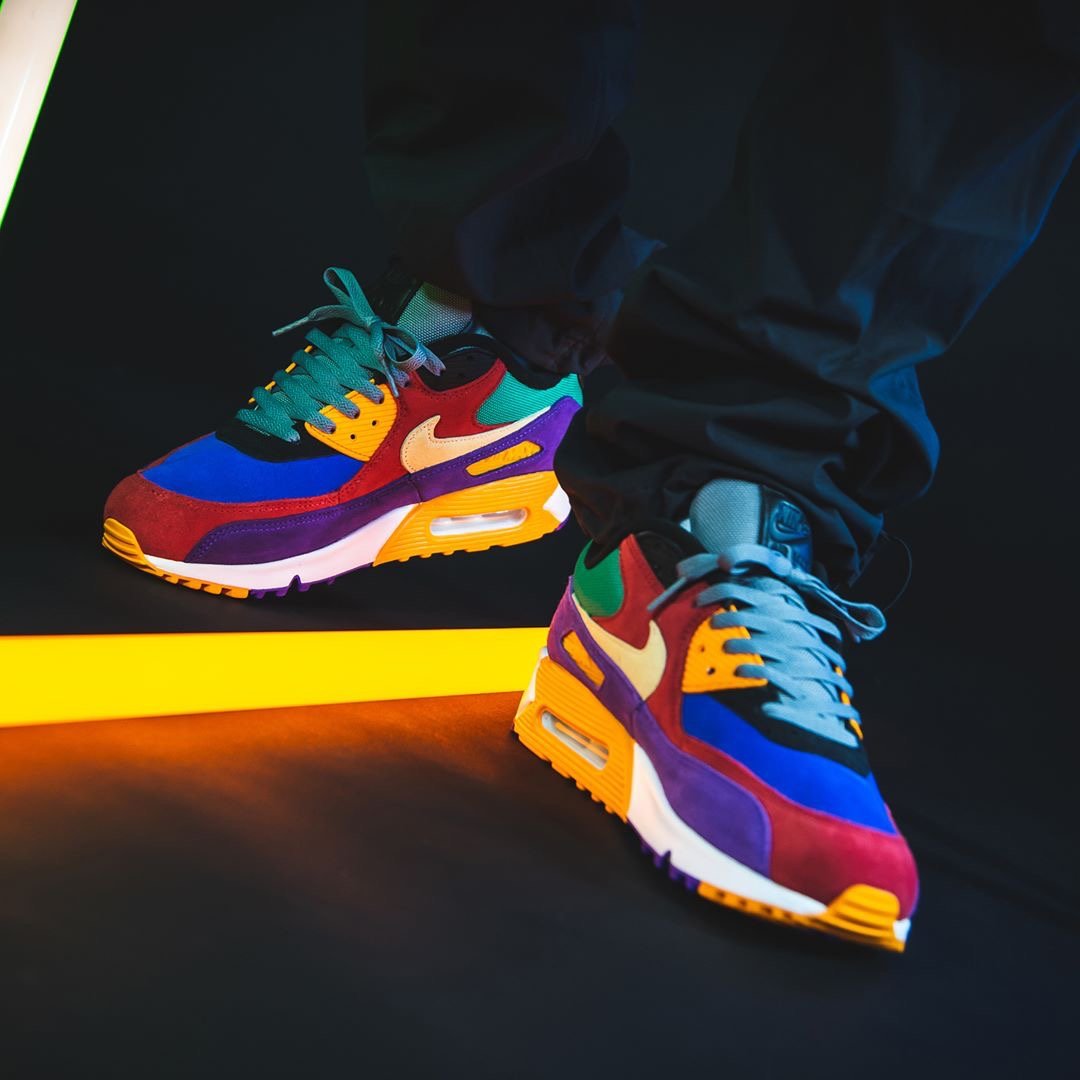 NIKE AIR MAX 90 QS 