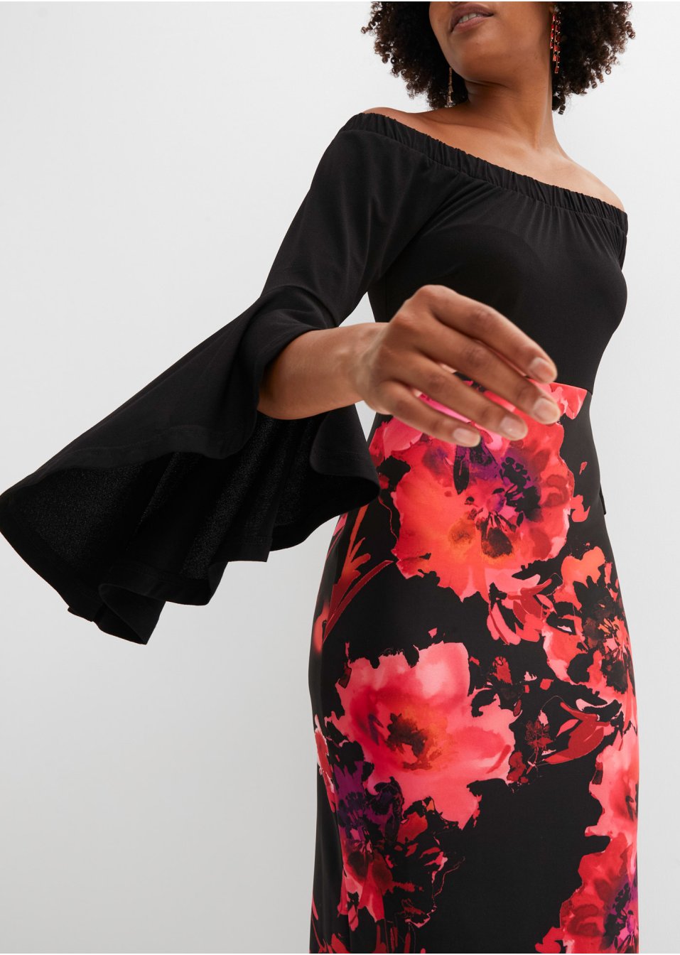 Robe fourreau à manches amples