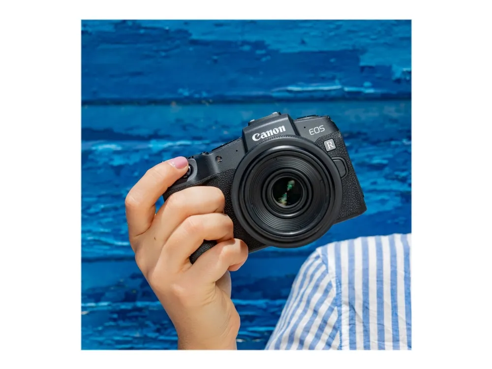 Canon EOS RP - Digitalkamera - spejlløst - 26.2 MP - Full Frame - 4K / 25 fps - 4.3x optisk zoom RF 24-105 mm F4 L IS USM objektiv - Wi-Fi, Bluetooth - med Canon Mount Adapter EF-EOS R