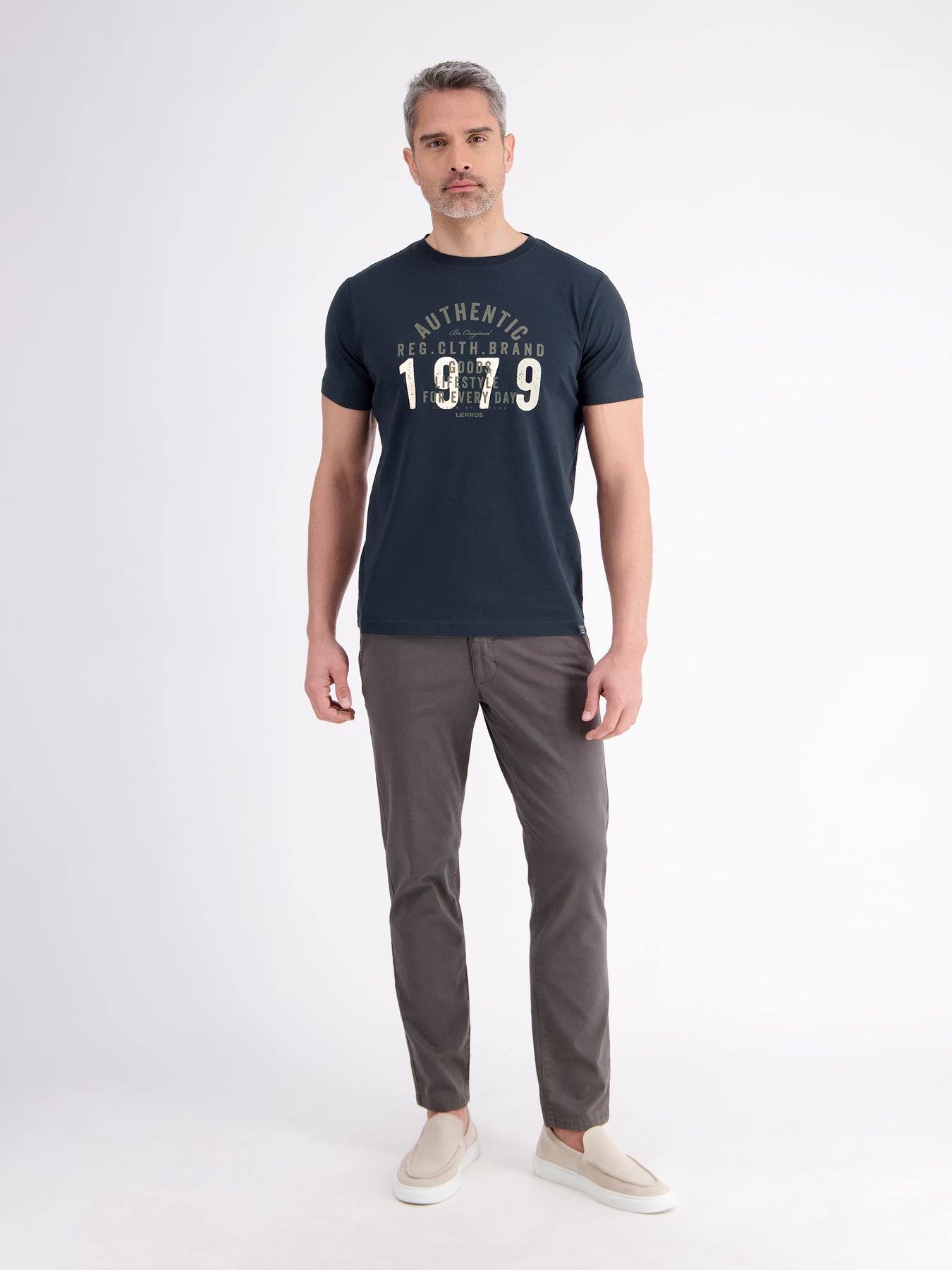 Unifarbenes T-Shirt mit Print