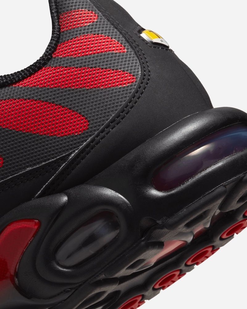 Chaussures Nike Air Max Plus Rose & Noir pour homme