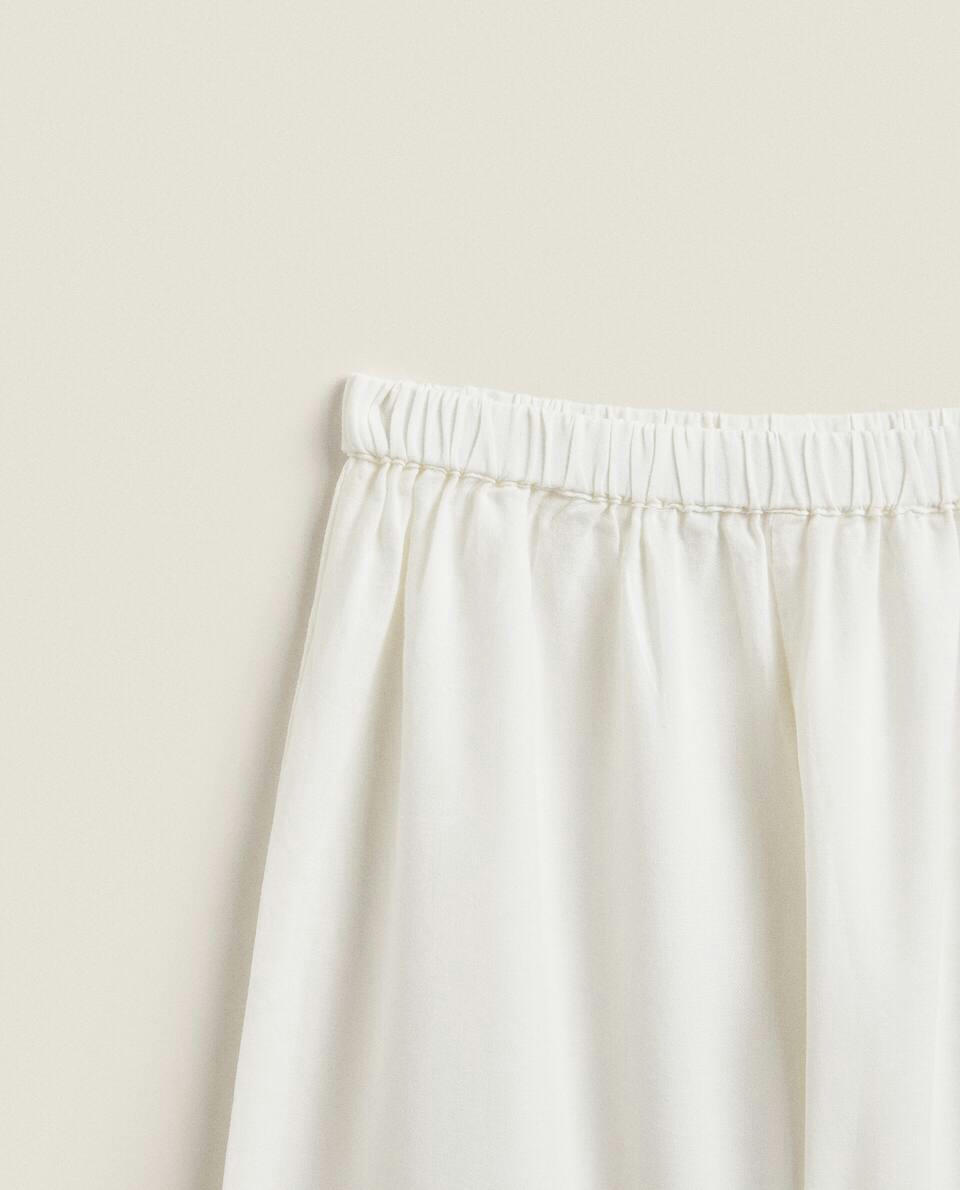 Conjunto de pijama infantil com bordado
