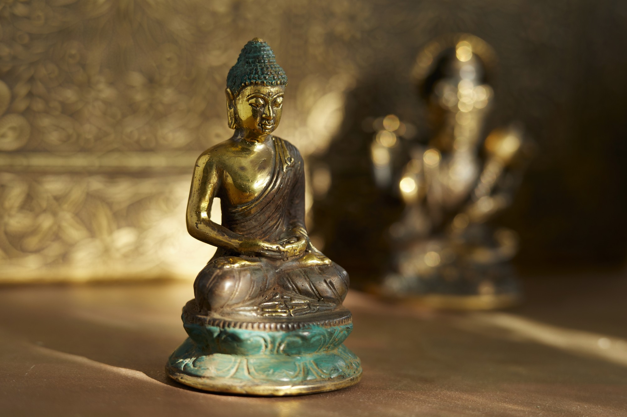 Bronze-Skulptur 'Buddha sitzend', H 12 cm, Ø 7 cm von fischer's lagerhaus