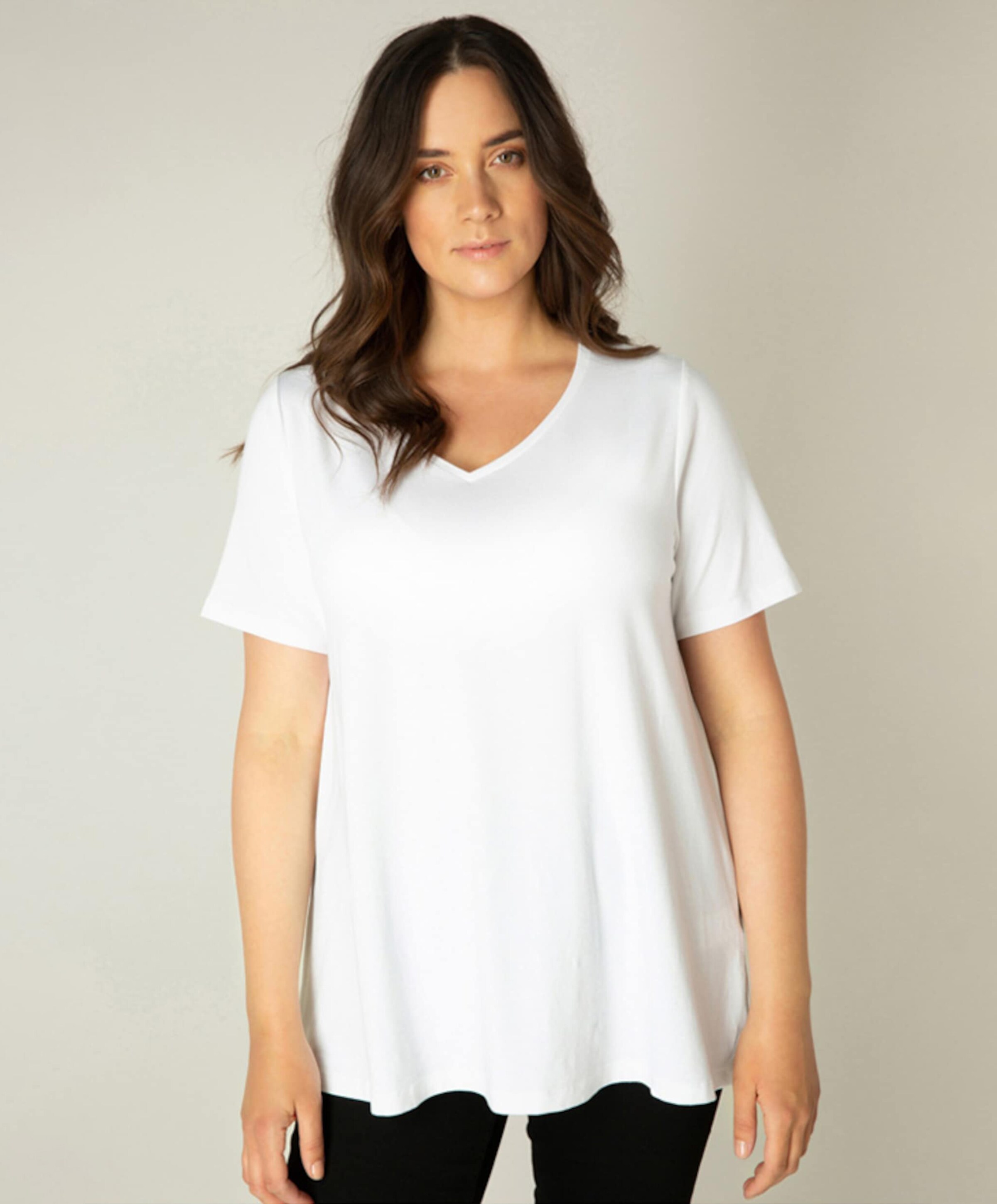 Base Level Curvy Dames T-shirt wit