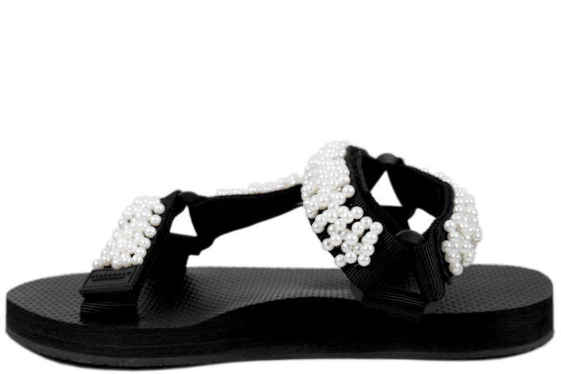 STOCKHOLM DESIGN SORT SANDAL MED PERLER