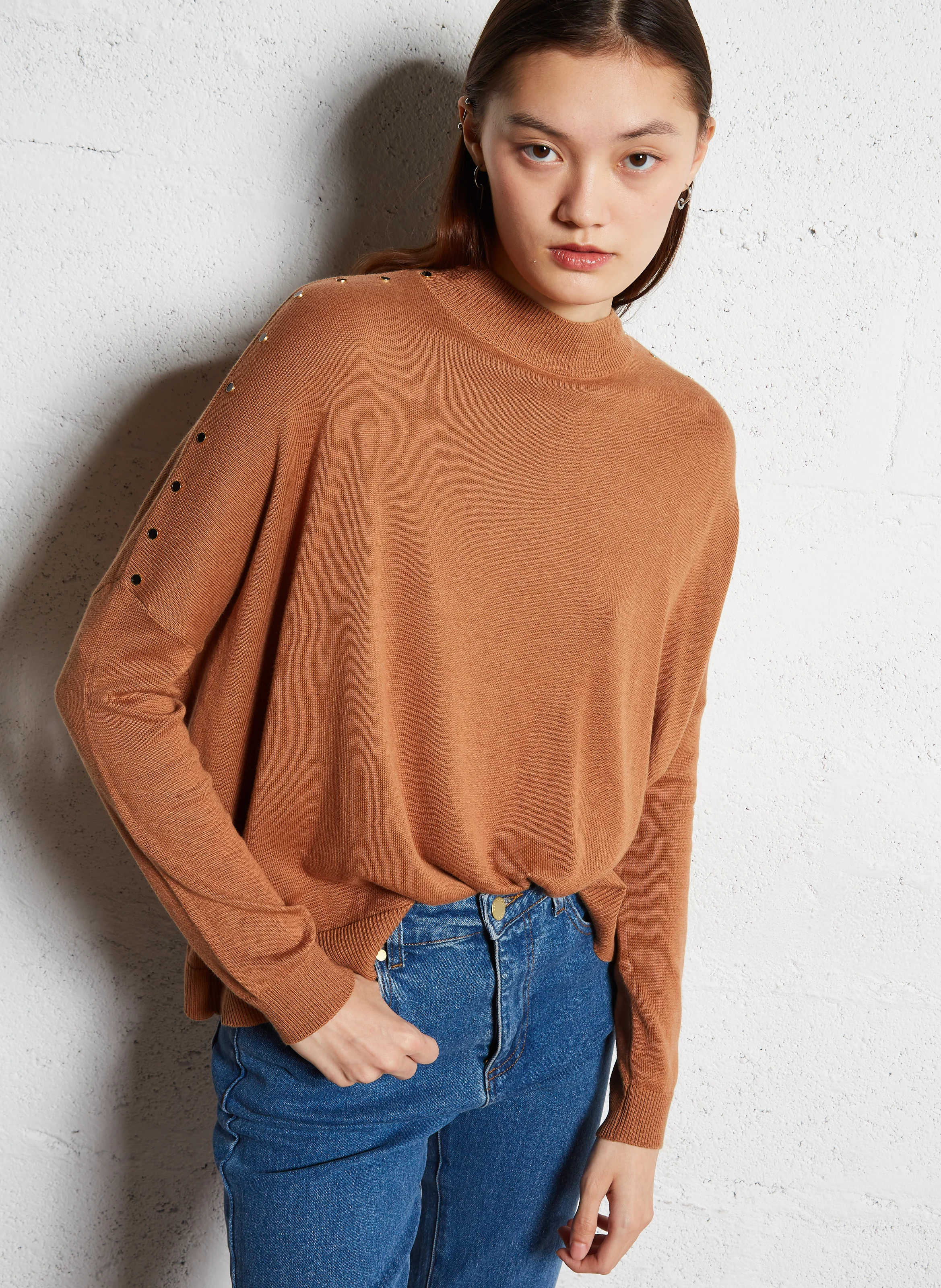 Pull cape tricot boutonné| Marron