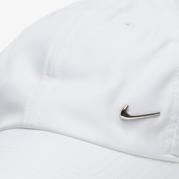 Nike Swoosh pet wit