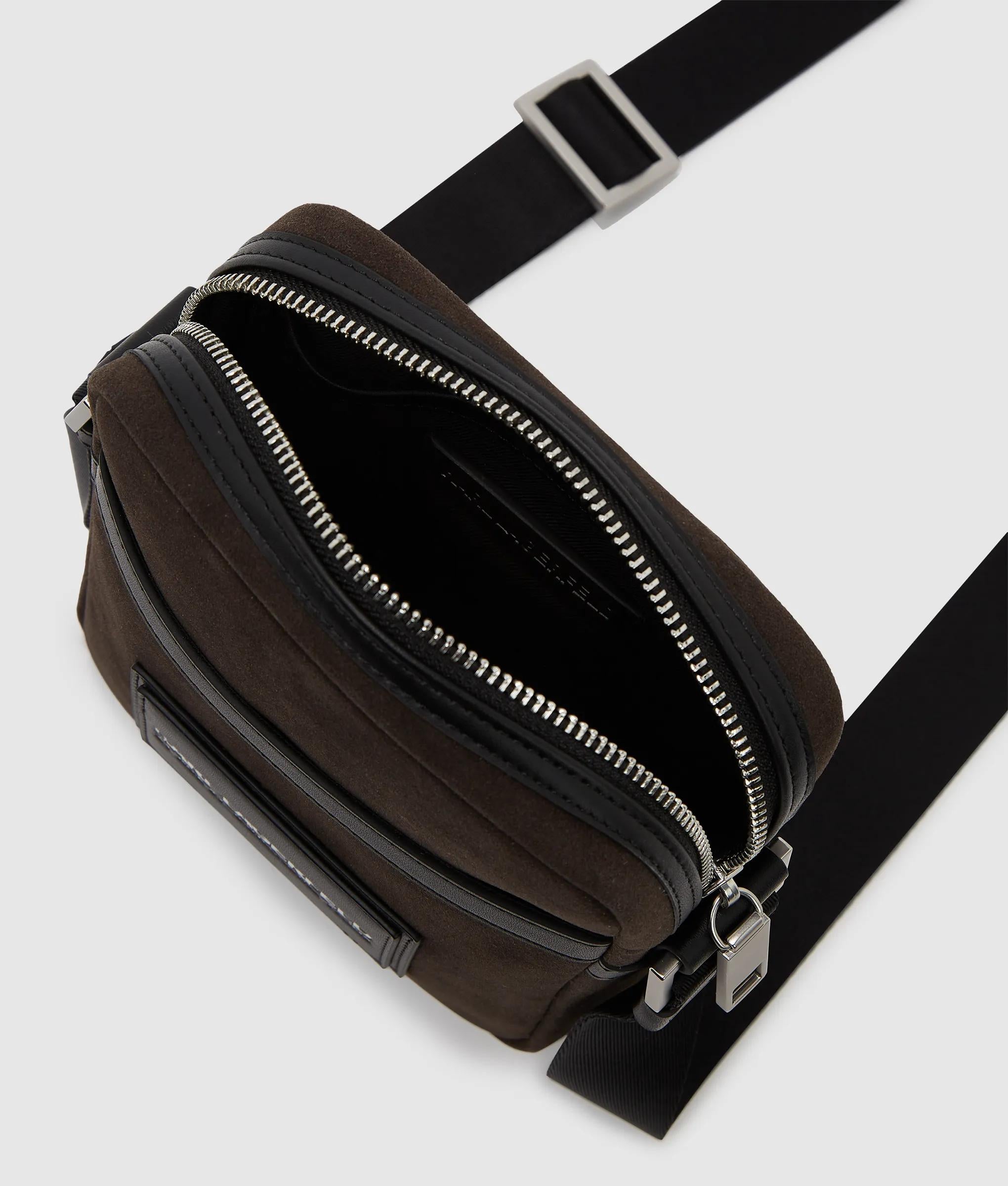 K/Traveller hoog imitatiesuède crossbodytas