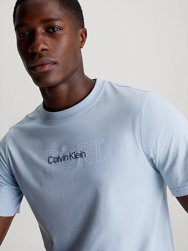 Camiseta de ginástica com logotipo